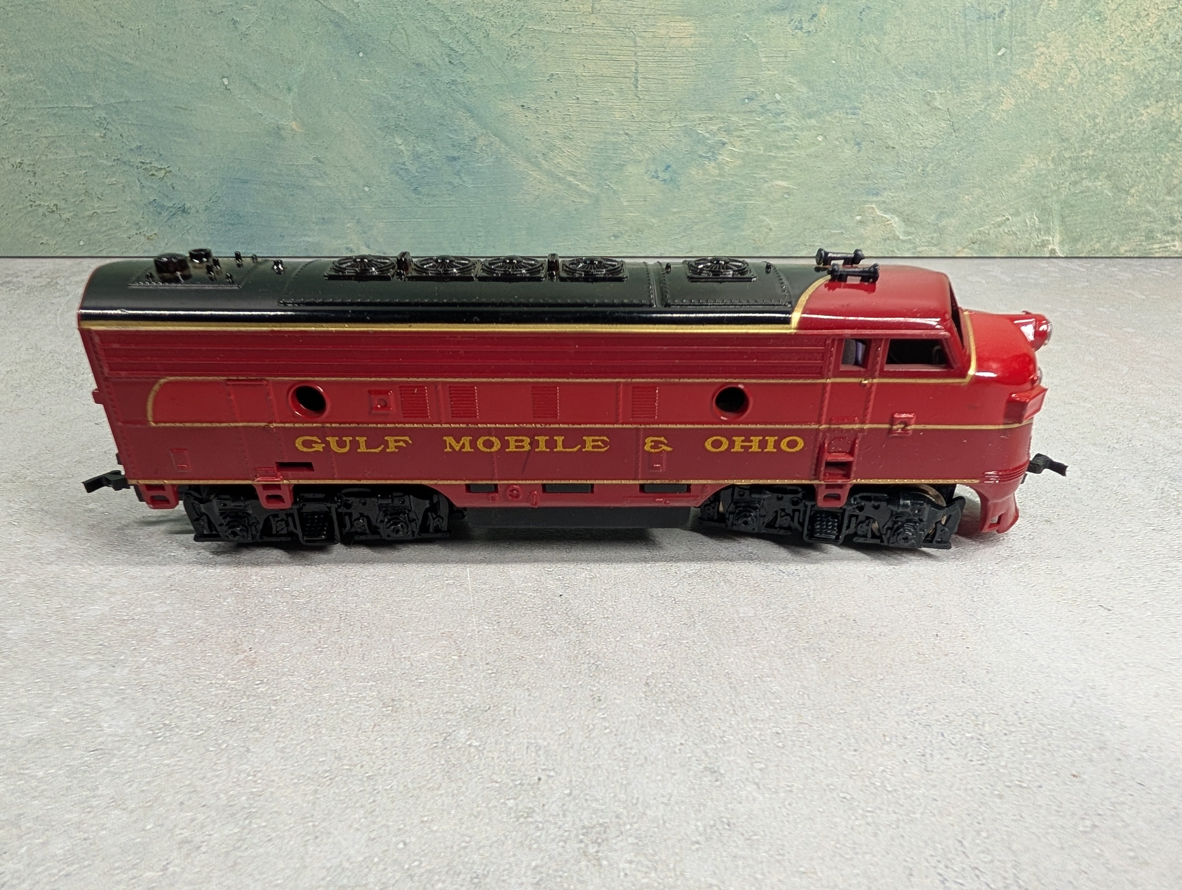 USED Life-Like HO Scale F-7A Diesel Locomotive Gulf Mobile & Ohio Parts/Repairs DC