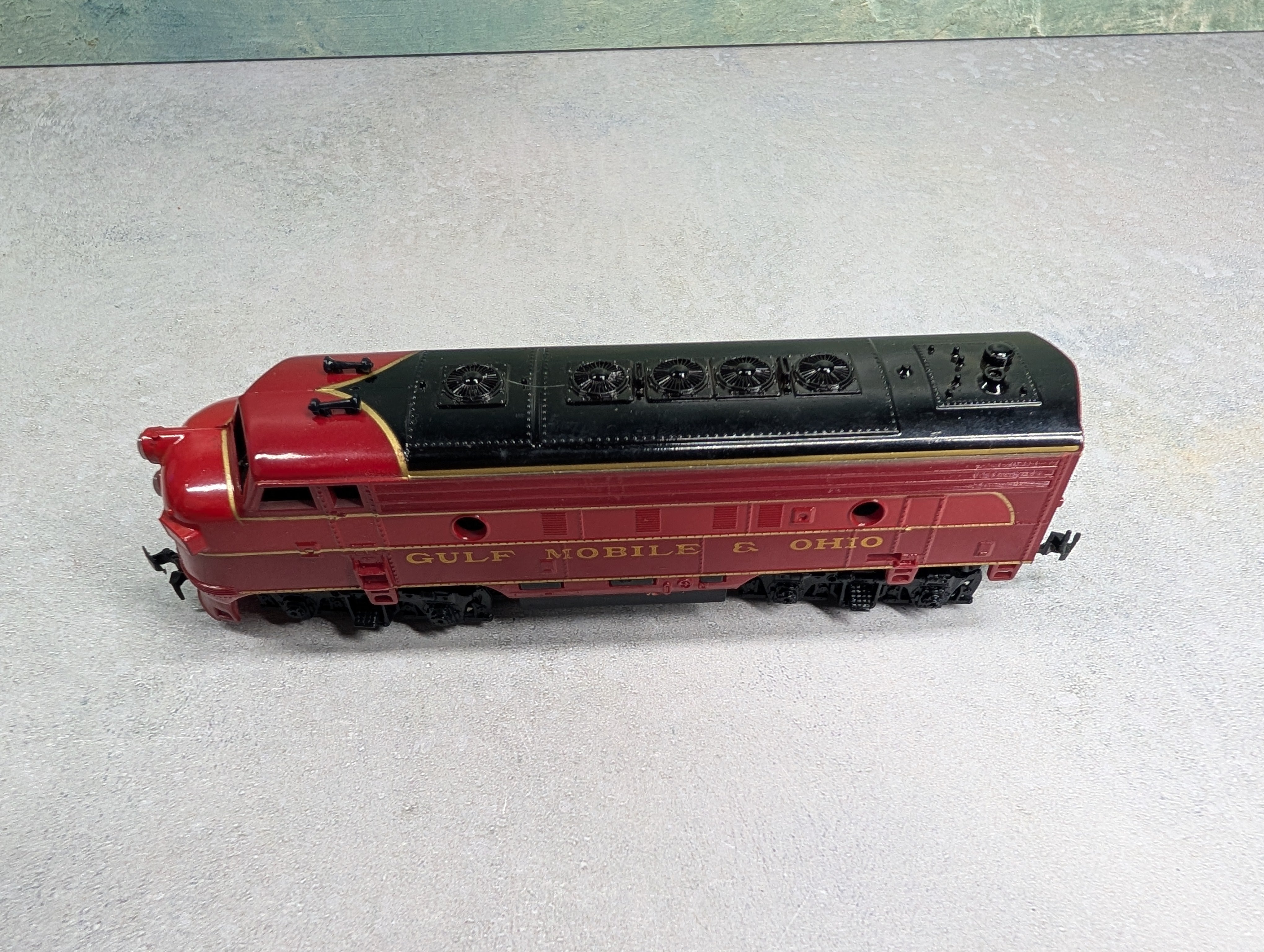 USED Life-Like HO Scale F-7A Diesel Locomotive Gulf Mobile & Ohio Parts/Repairs DC