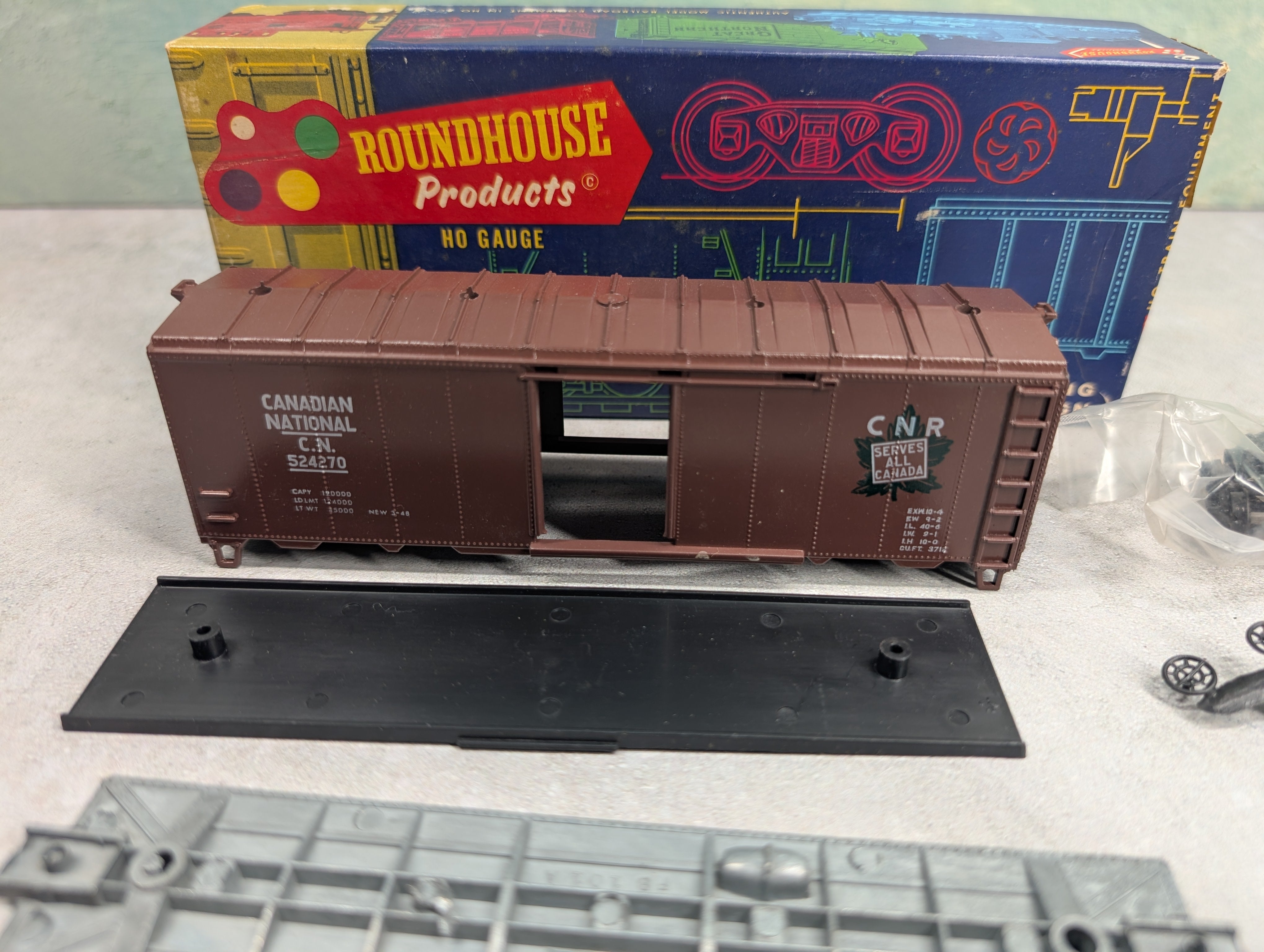 USED Roundhouse HO Scale 40' Box Car Canadian National CN #524270 KIT