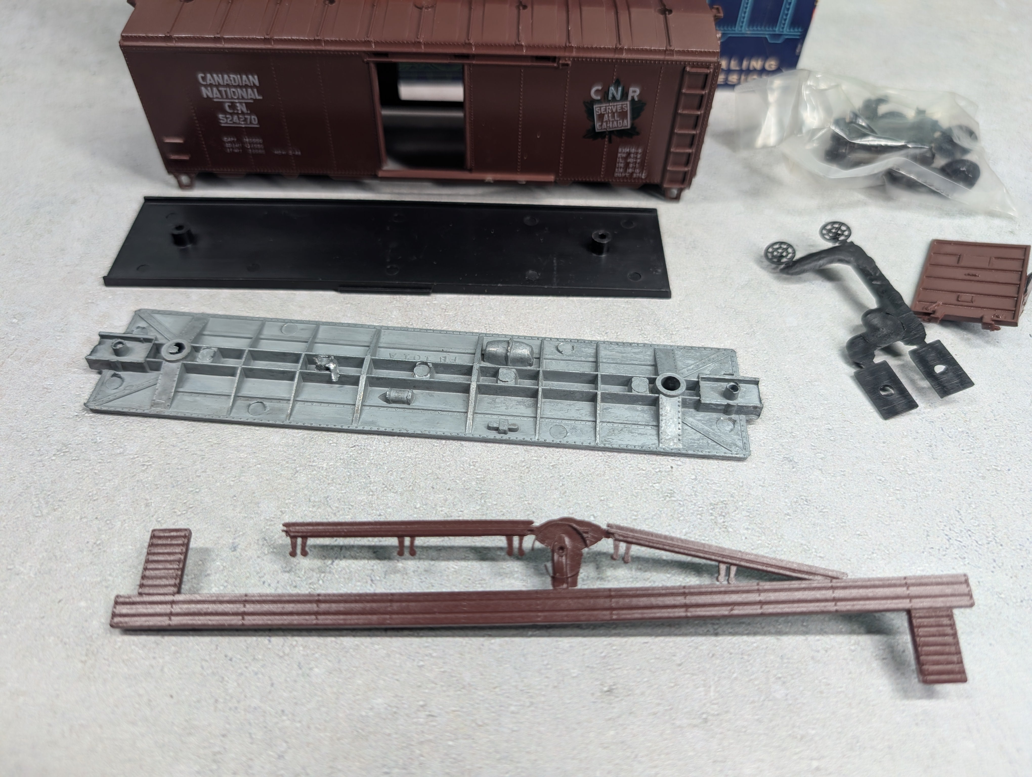 USED Roundhouse HO Scale 40' Box Car Canadian National CN #524270 KIT