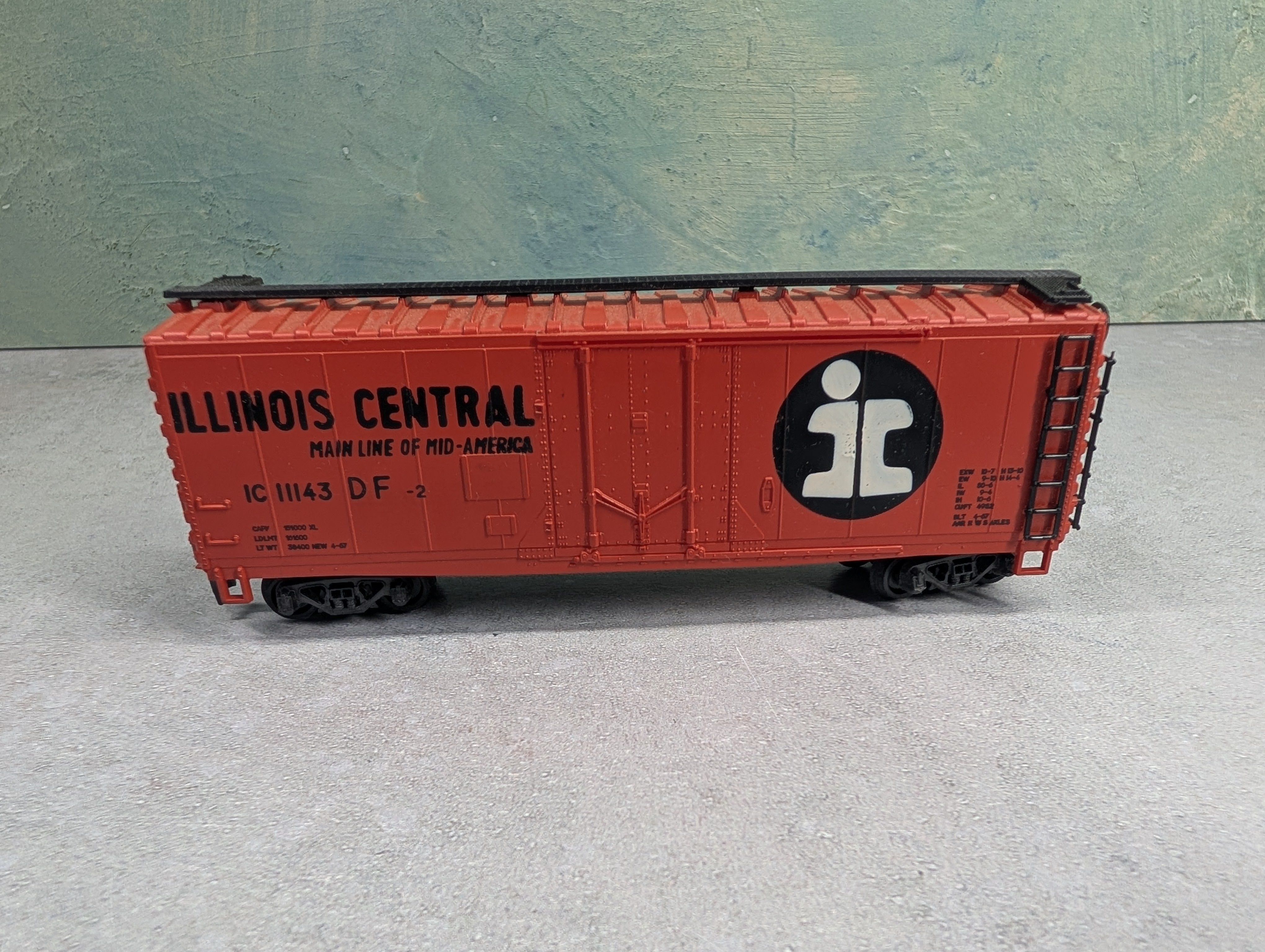 USED ROCO HO Scale 40' Box Car Illinois Central IC #11143