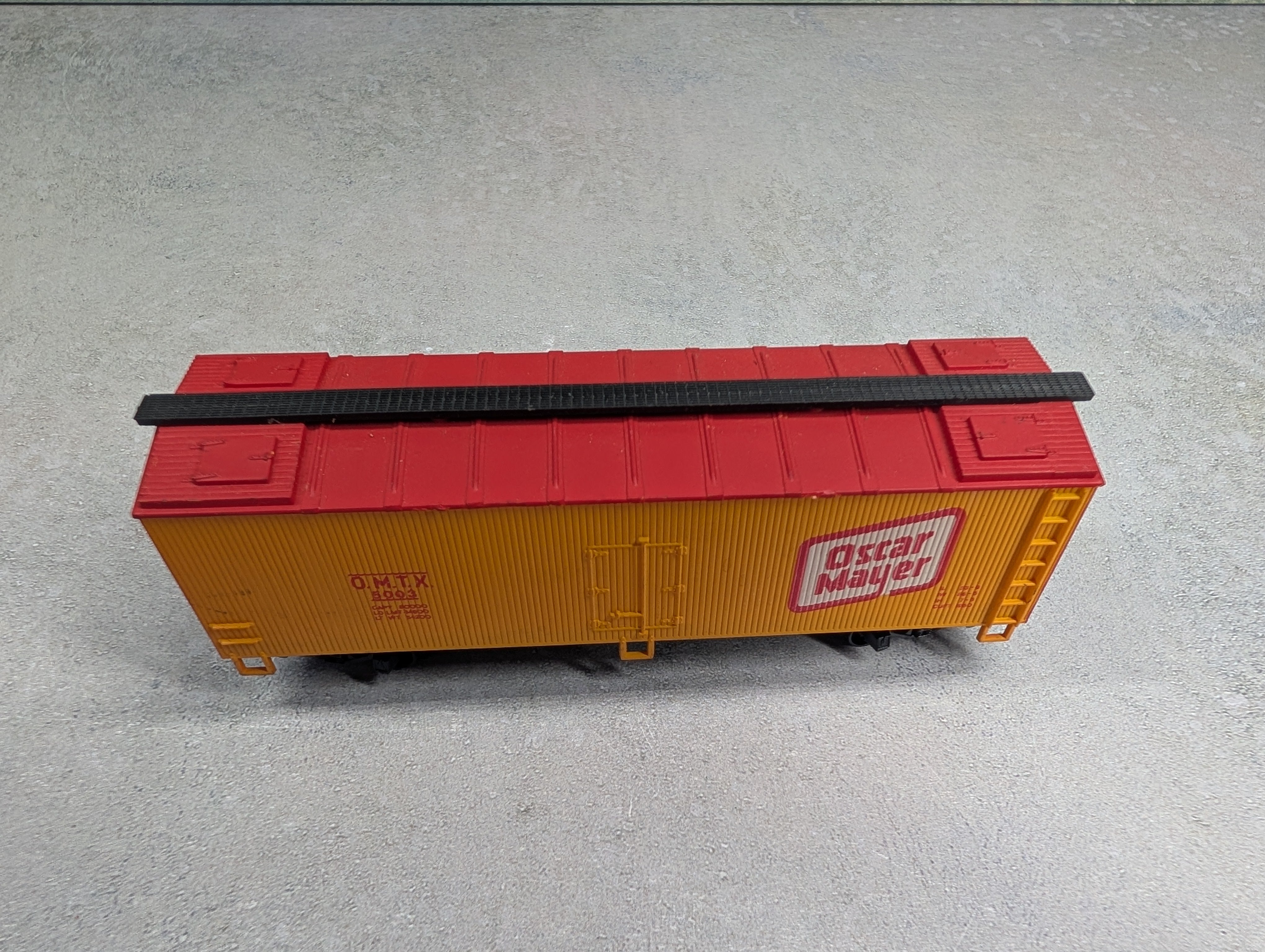 USED HO Scale 40' Wooden Reefer Box Car Oscar Mayer OMTX #5003