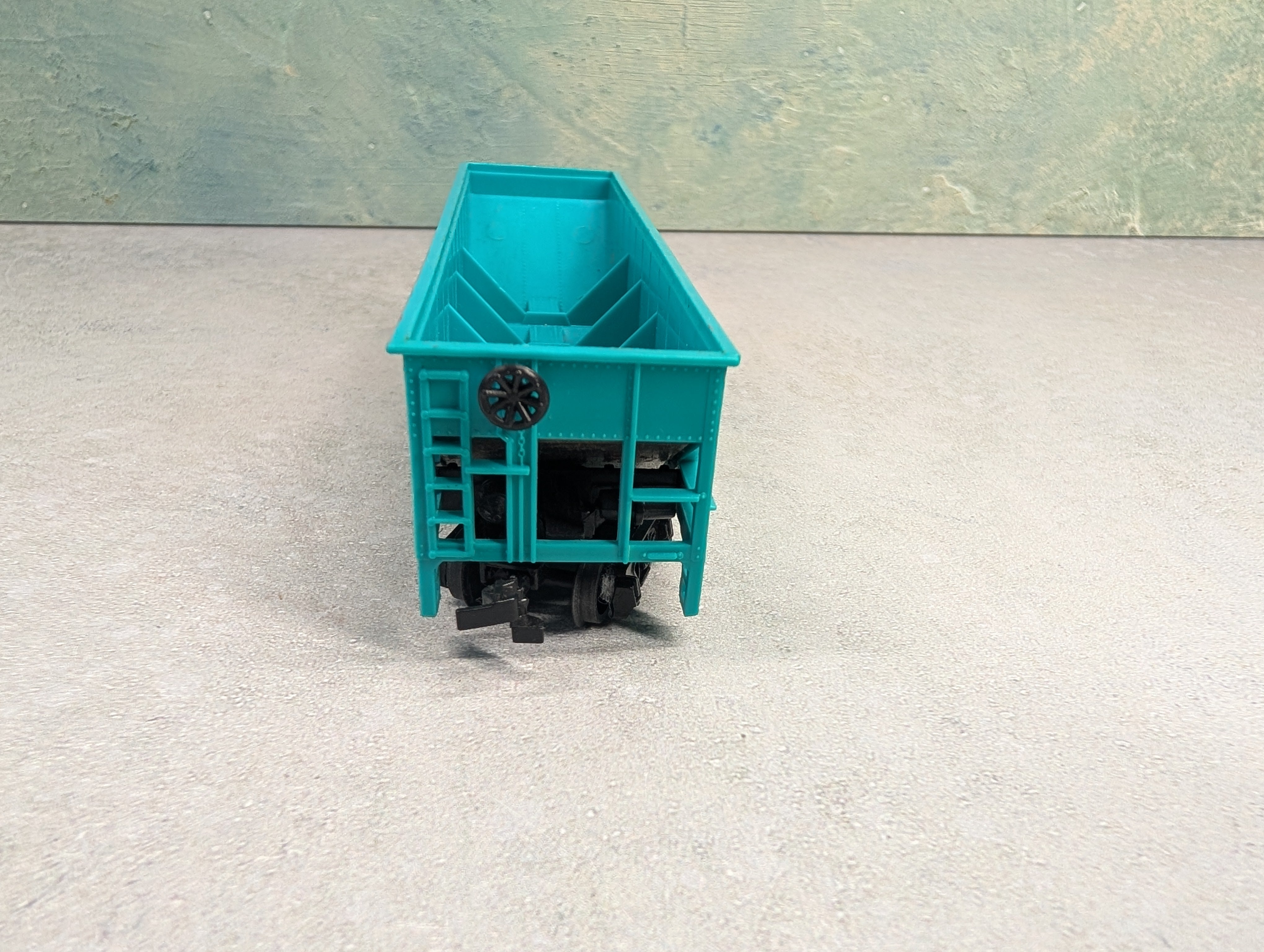 USED Bachmann HO Scale Quad Hopper Rock Island #133274