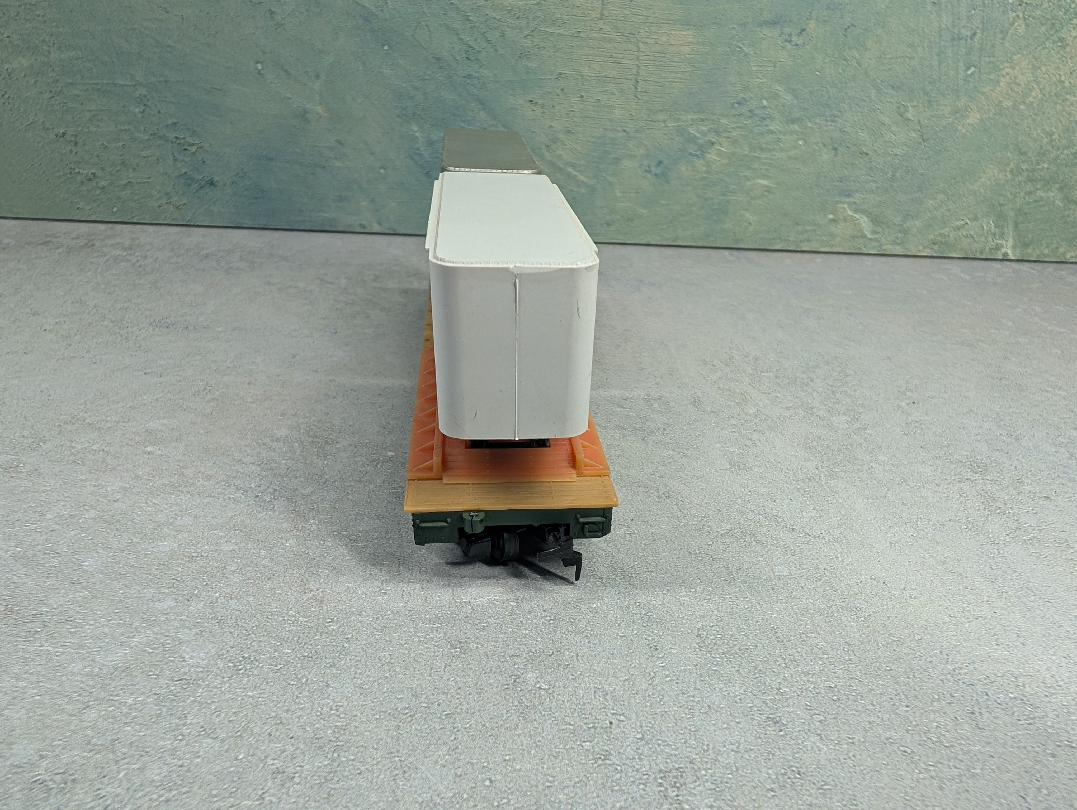 USED Tyco HO Scale 50' Flat Car Santa Fe ATSF #90806 w/ 2 Piggyback Trailers