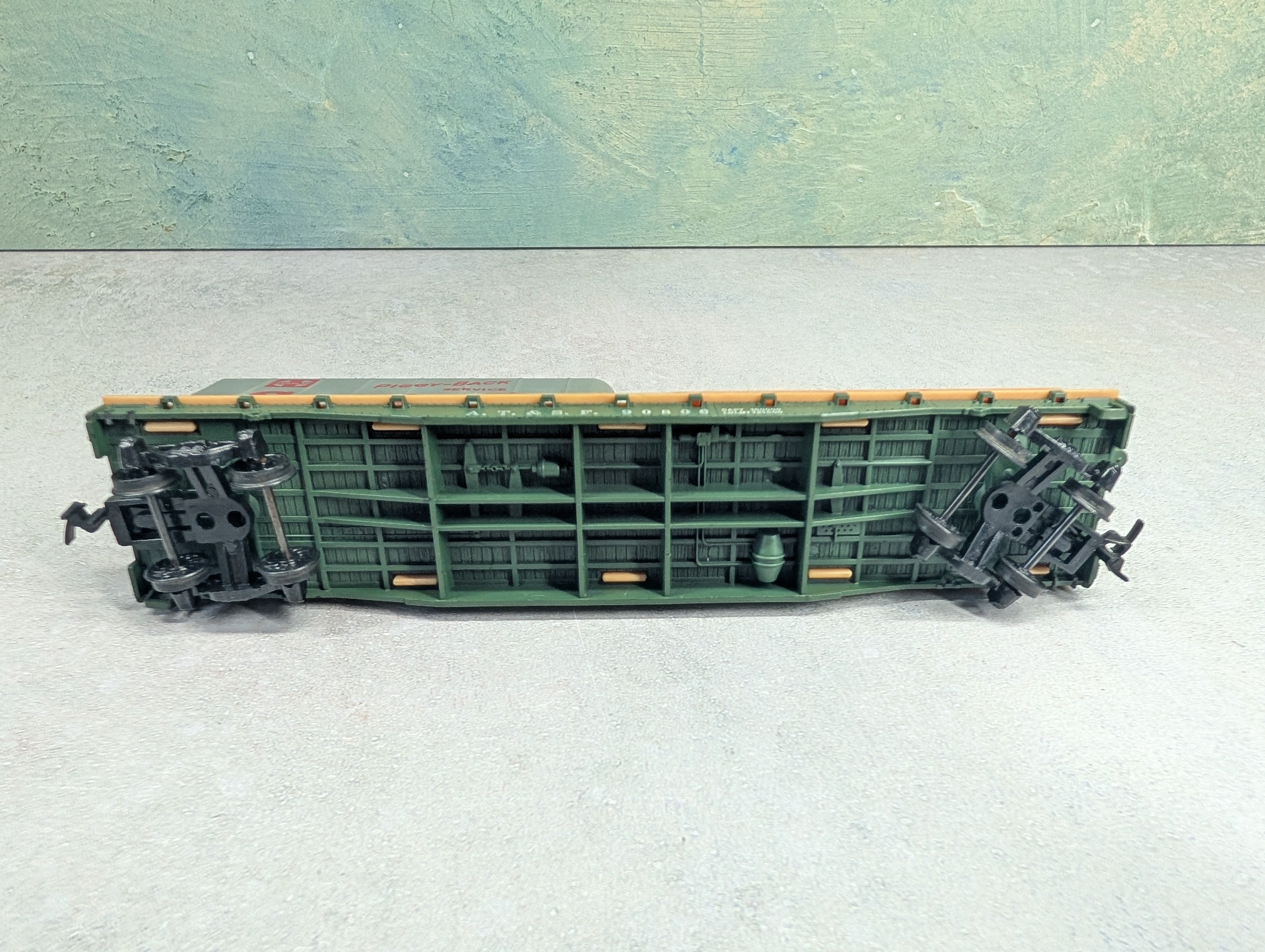 USED Tyco HO Scale 50' Flat Car Santa Fe ATSF #90806 w/ 2 Piggyback Trailers