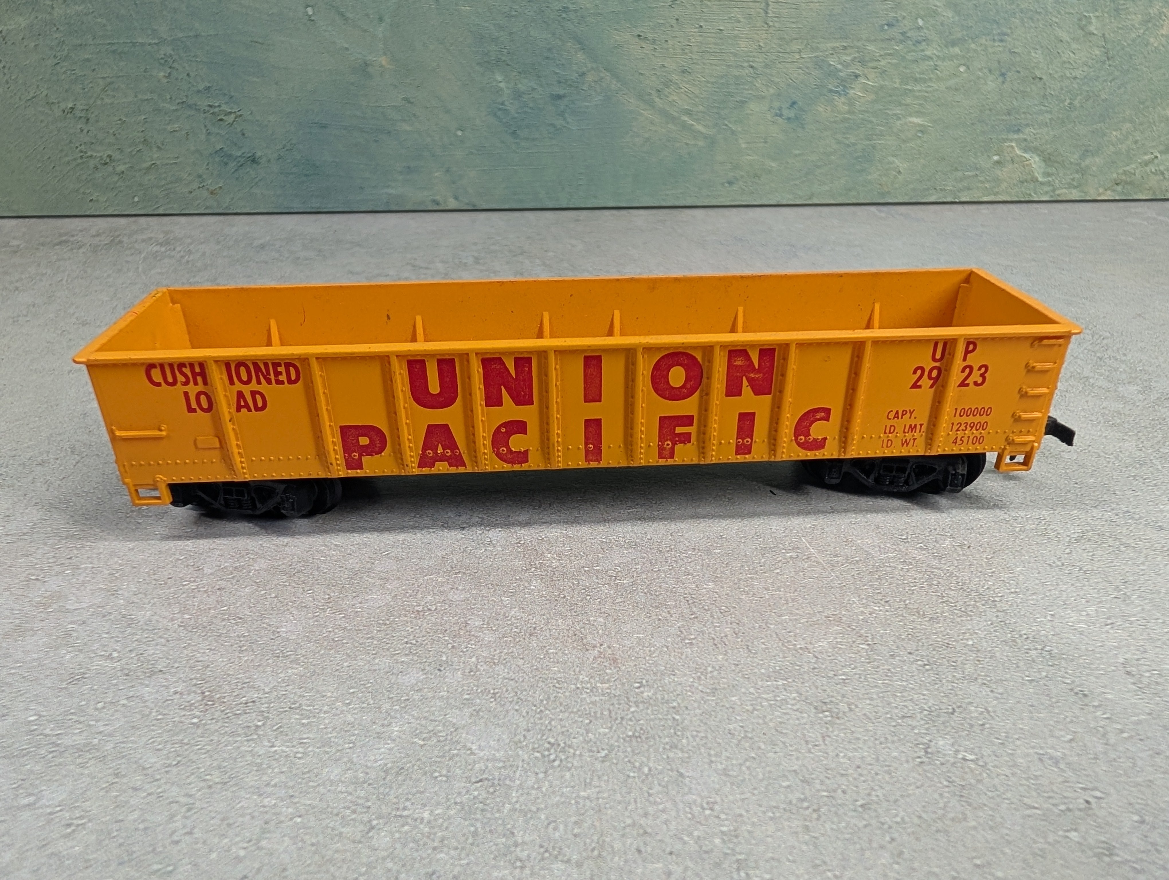 USED Tyco HO Scale 40' Gondola Union Pacific UP #2923