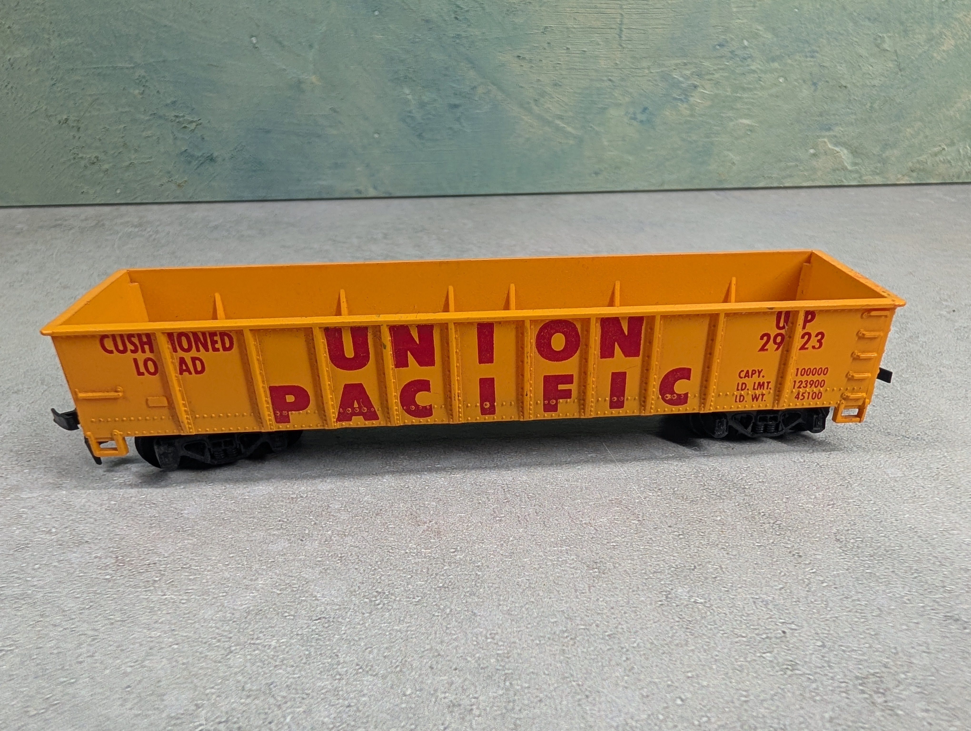 USED Tyco HO Scale 40' Gondola Union Pacific UP #2923