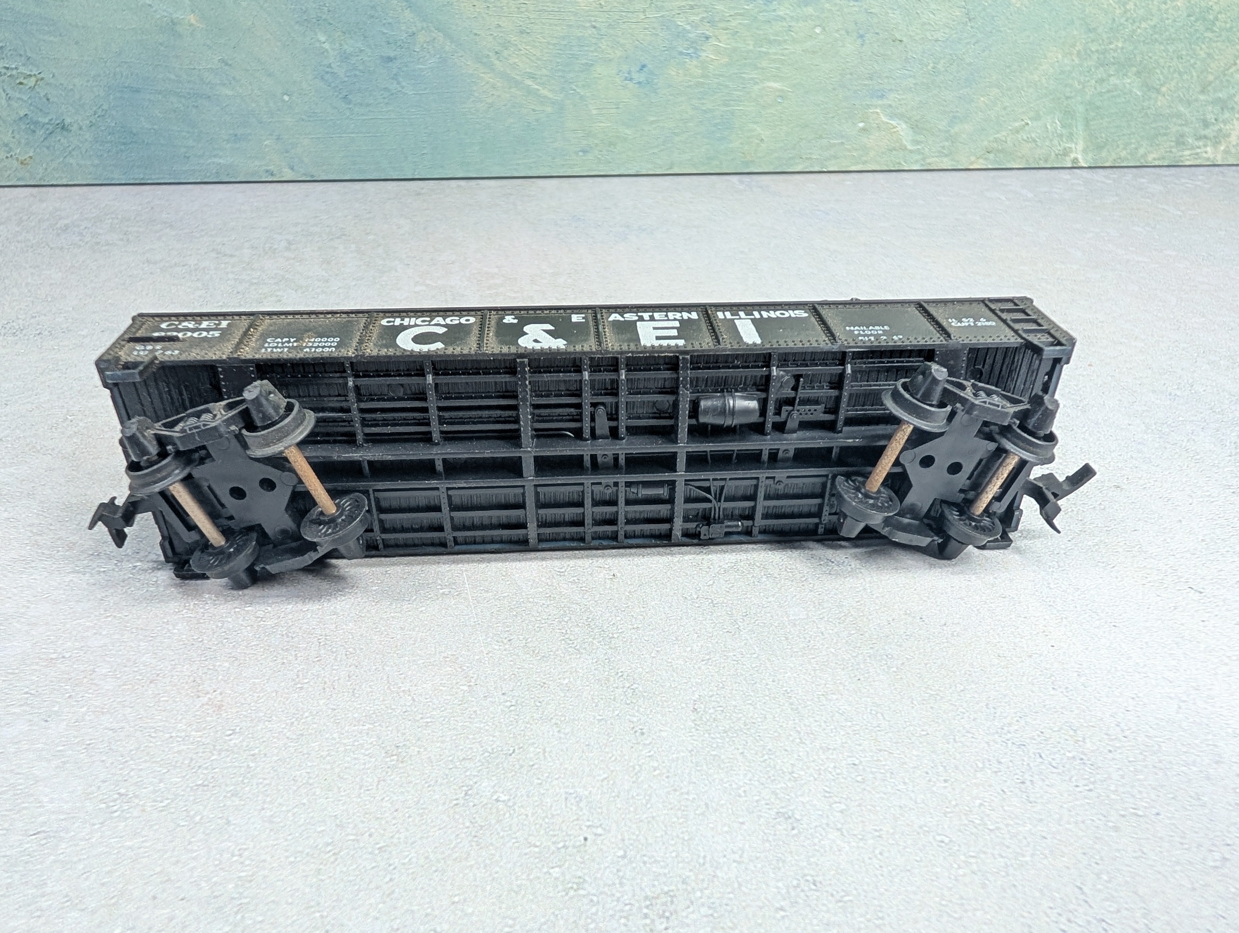 USED ROCO HO Scale 40' Gondola Chicago & Eastern Illinois C&EI #82005 w/ Pipe Load