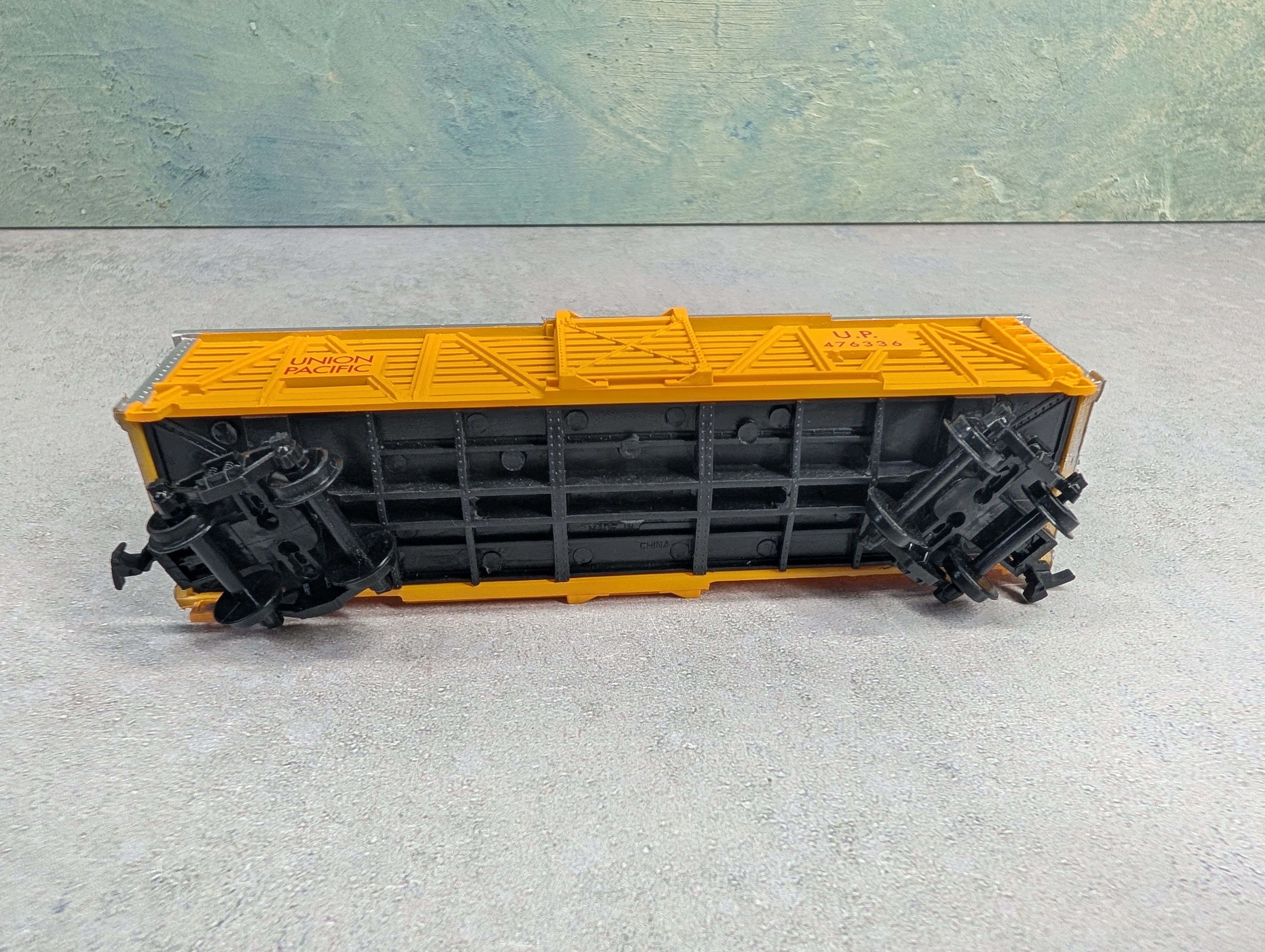 USED Life-Like HO Scale 40' Cattle Stock Car Union Pacific UP #476336 Silver Roof