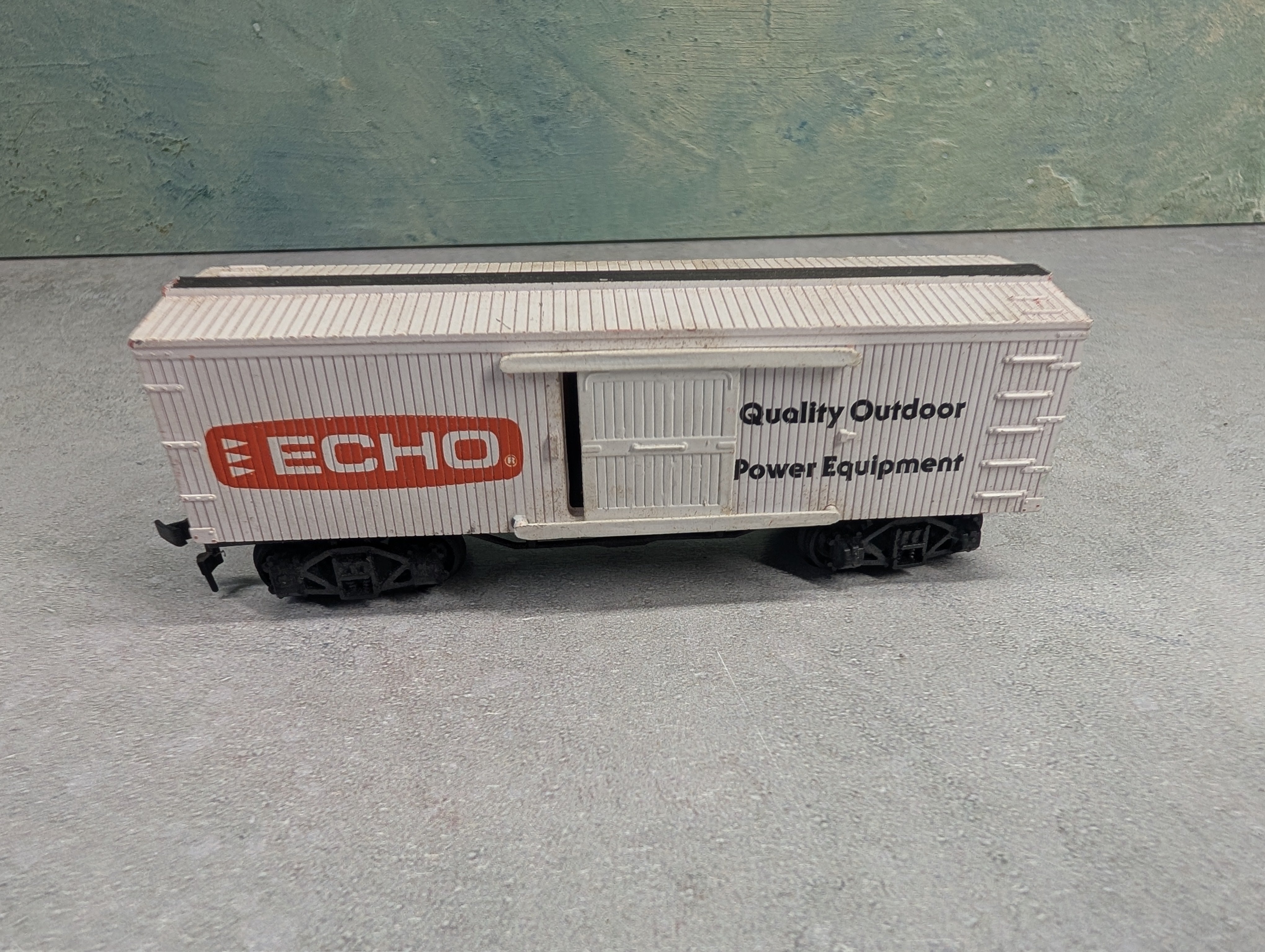 USED Bachmann HO Scale Old Time Billboard Box Car Echo Power Equipment
