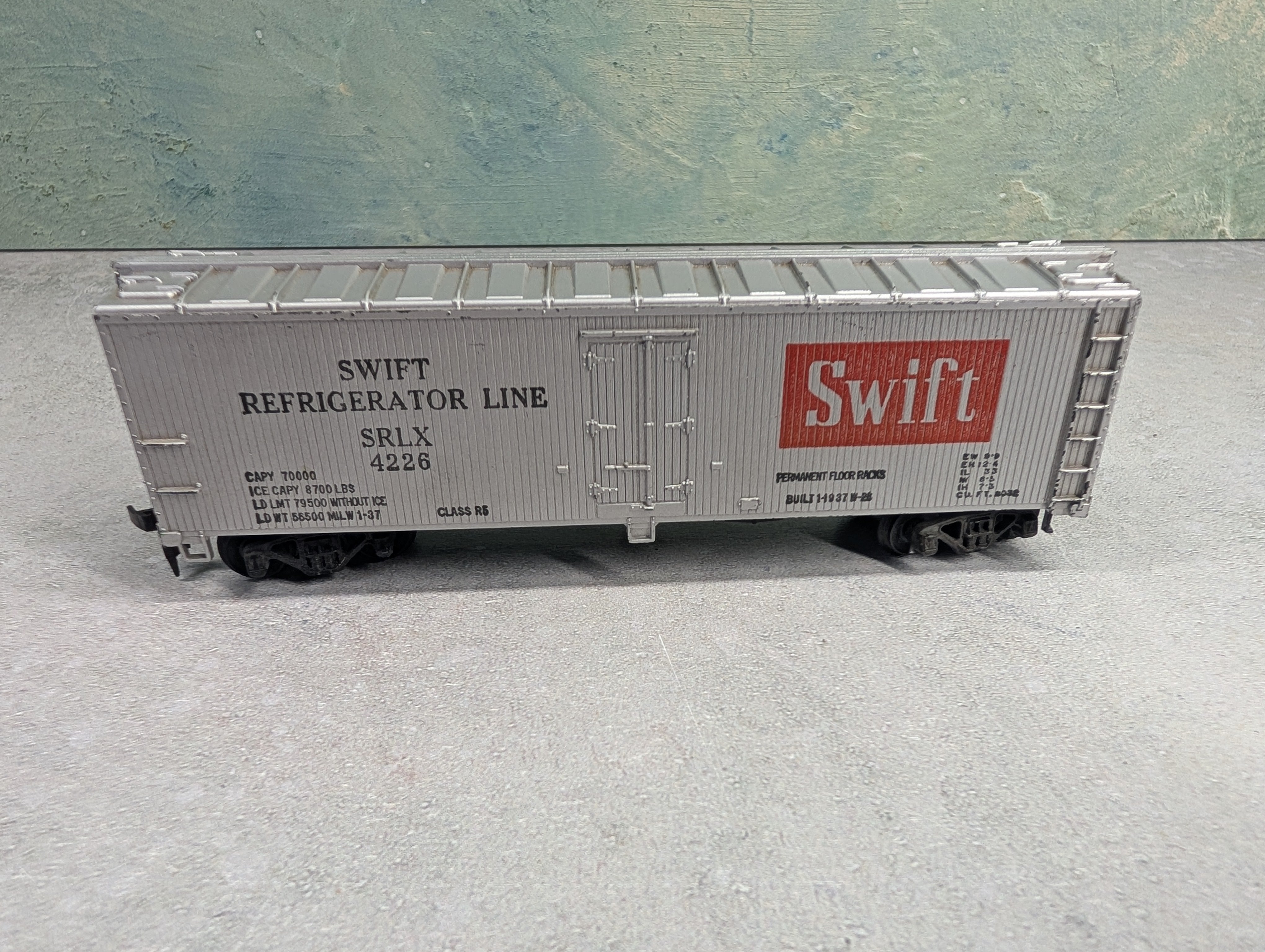 USED Mantua HO Scale 40' Wooden Reefer Box Car Swift SRLX #4226