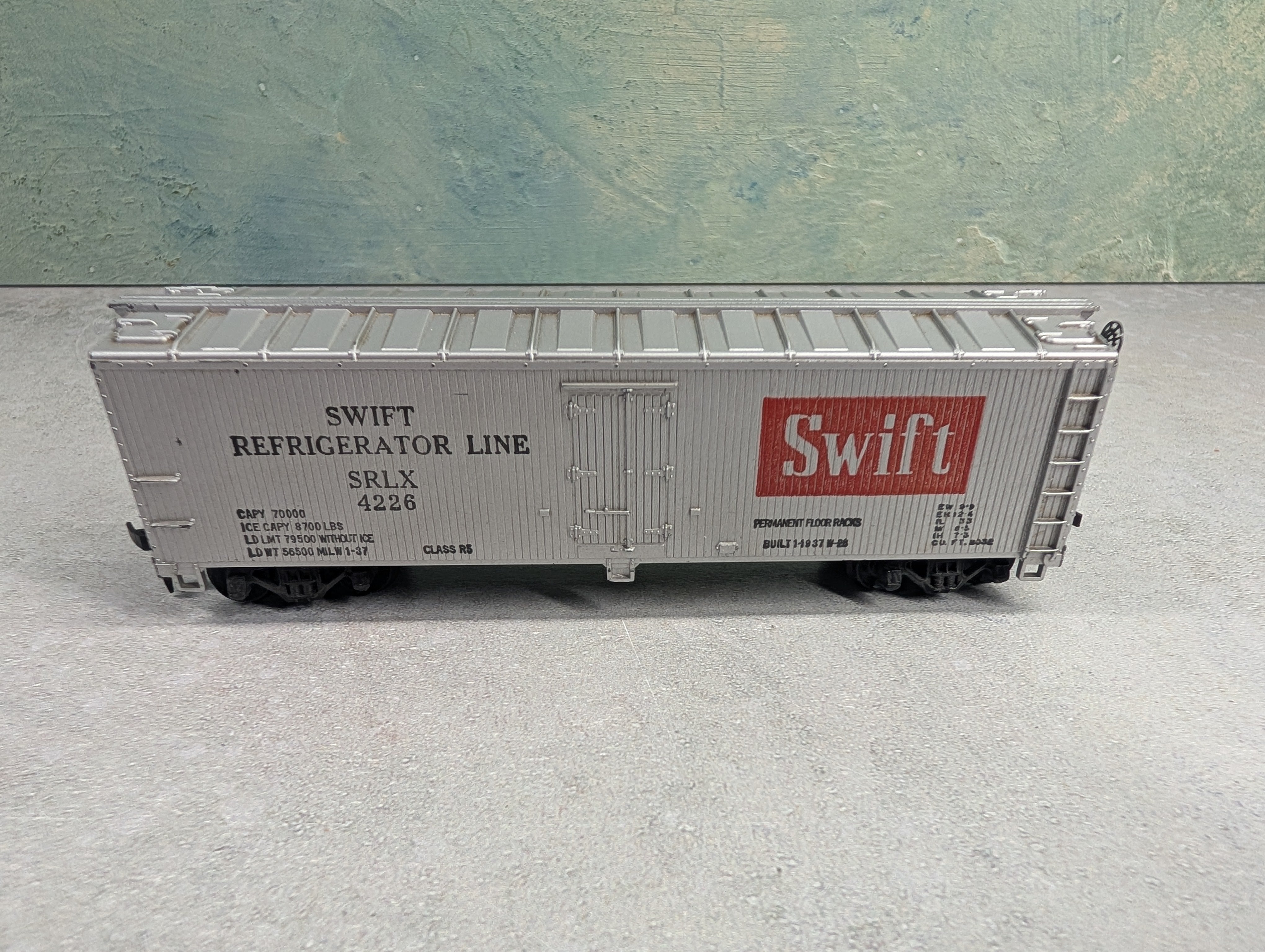 USED Mantua HO Scale 40' Wooden Reefer Box Car Swift SRLX #4226