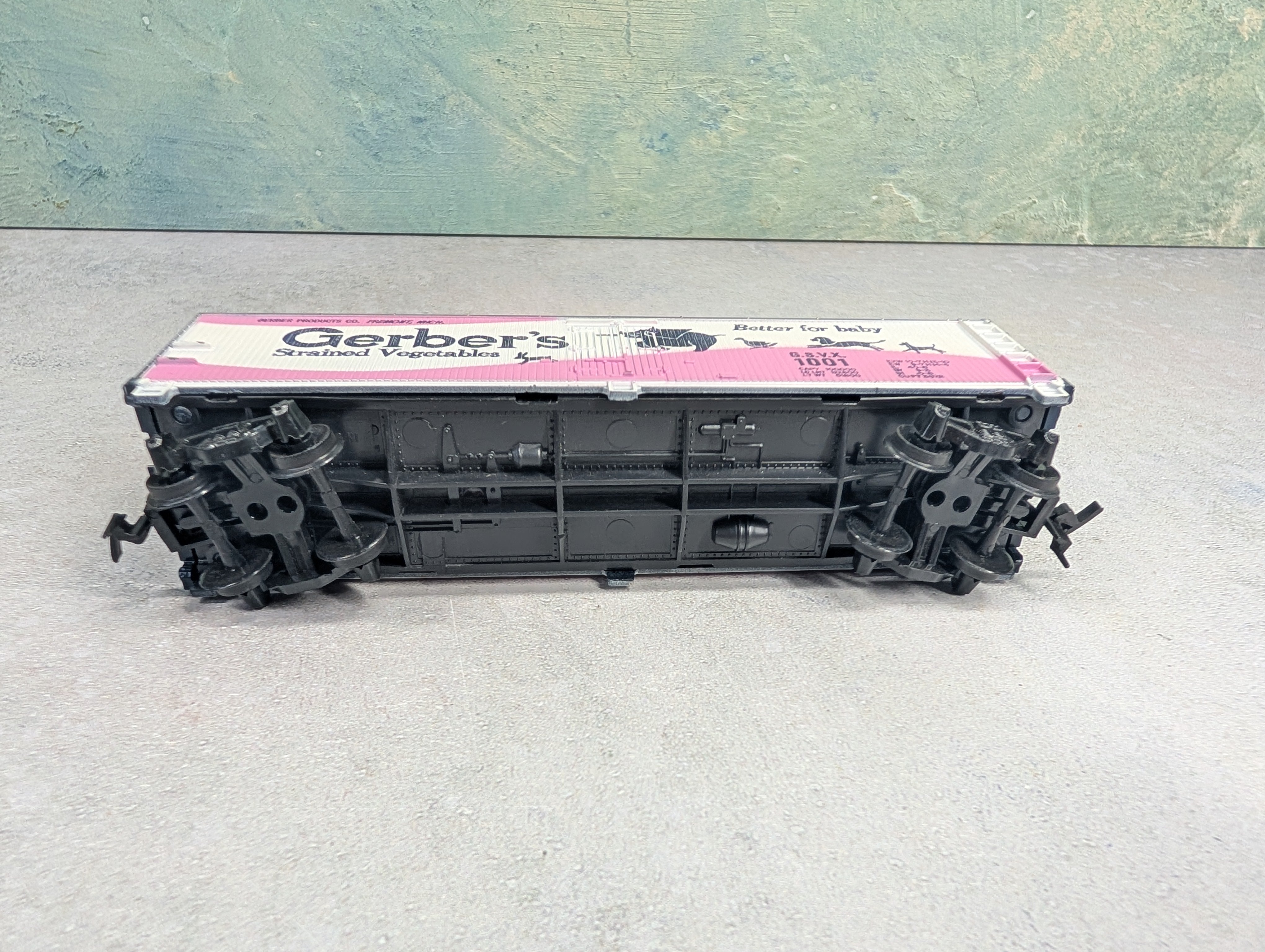 USED Tyco HO Scale 40' Wooden Reefer Box Car Gerber's GSVX #1001