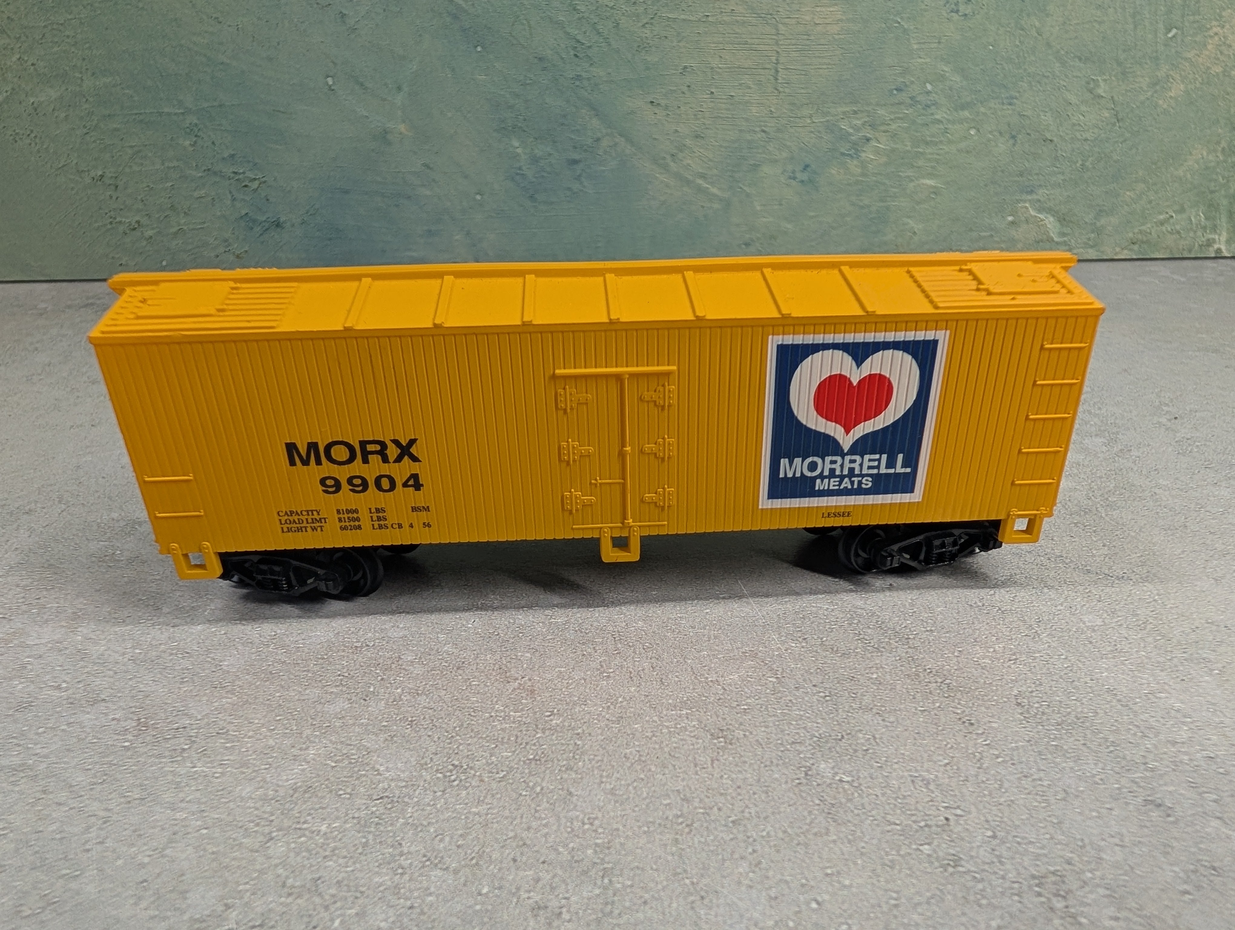 USED Life-Like HO Scale 38' Wooden Reefer Box Car Morrell Meats MORX #9904