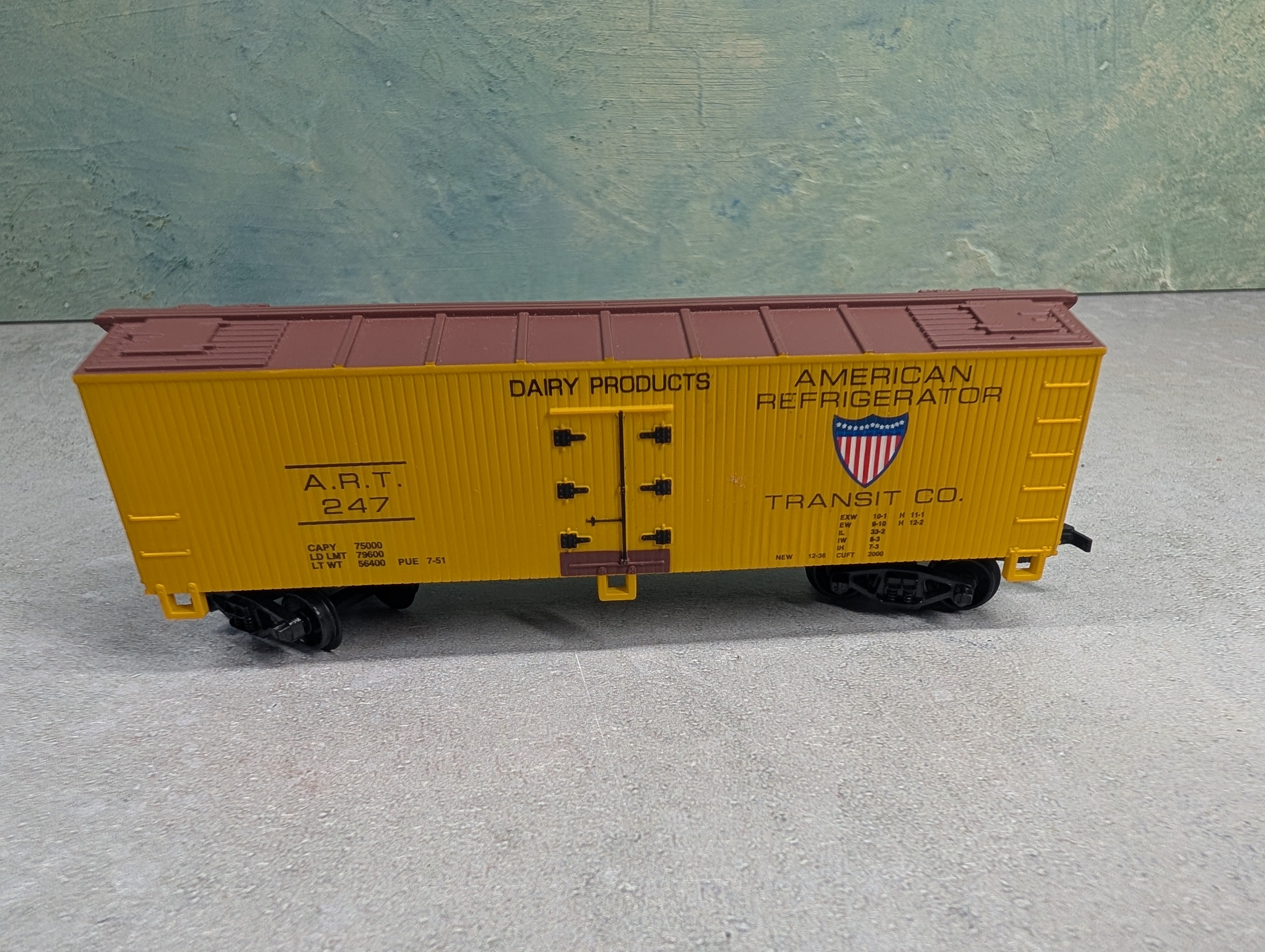 USED Life-Like HO Scale 38' Wooden Reefer Box Car American Refrigerator Transit ART #247