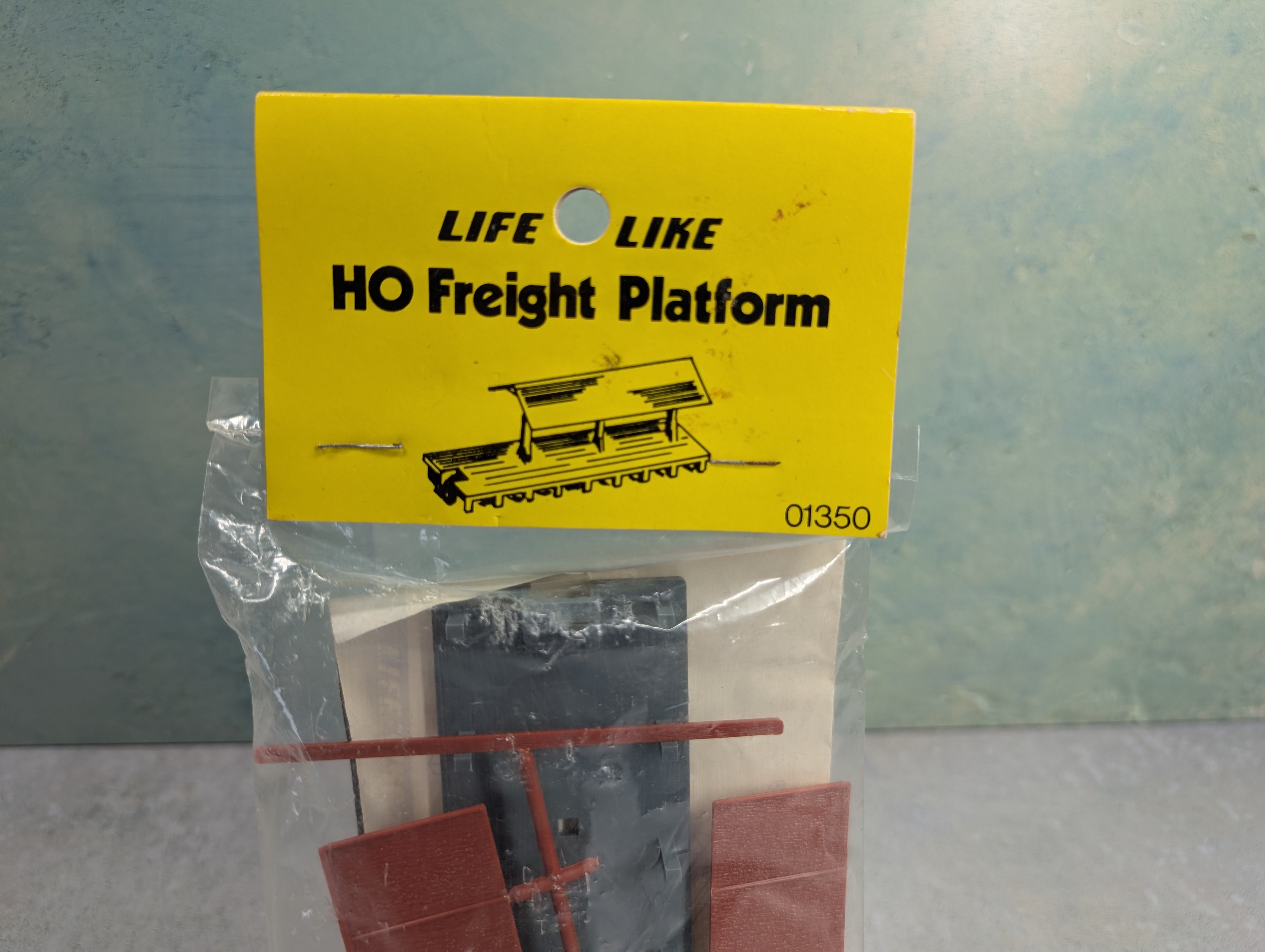 USED Life-Like 1350 HO Scale Freight Platform Sealed KIT