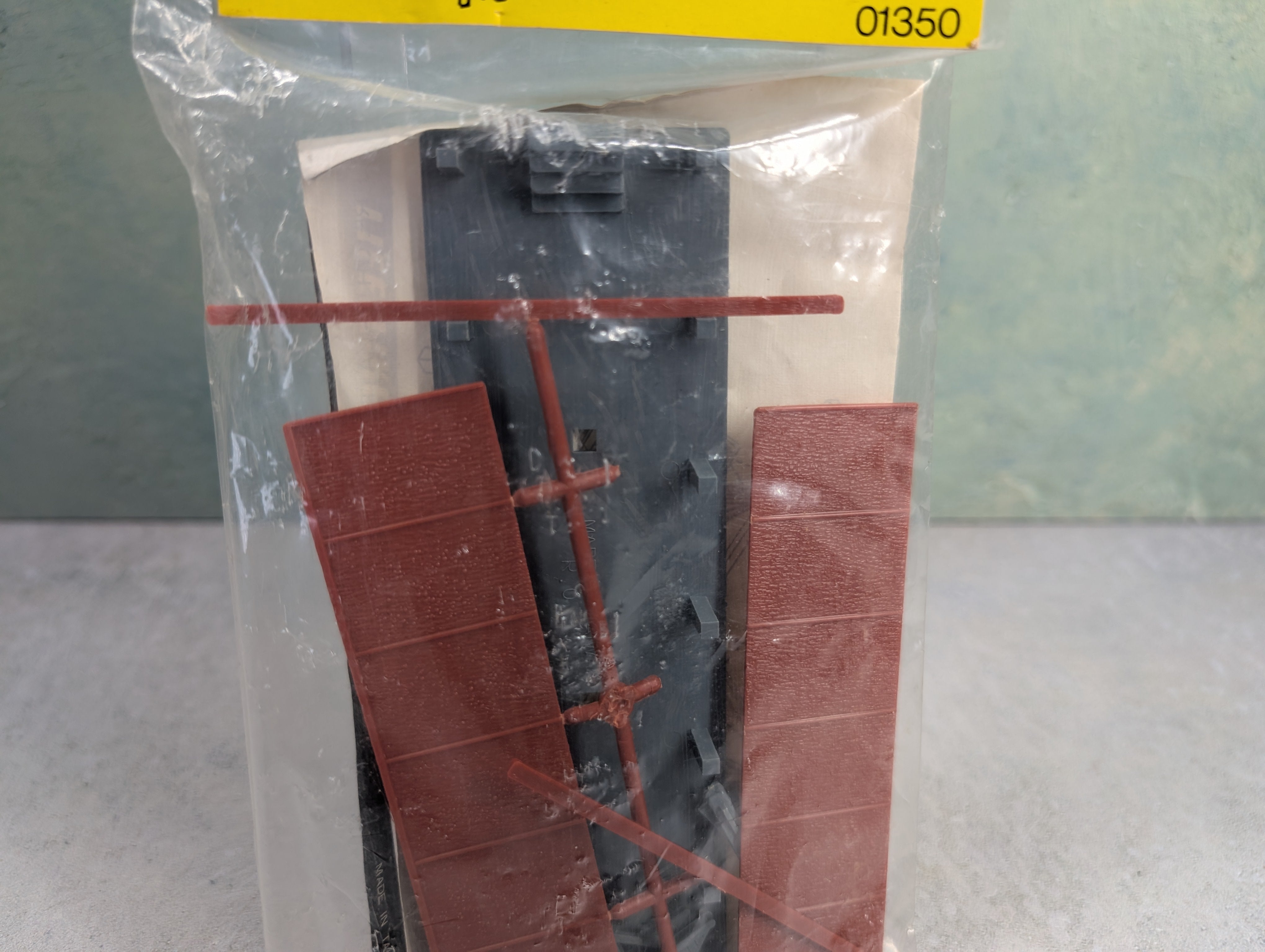 USED Life-Like 1350 HO Scale Freight Platform Sealed KIT