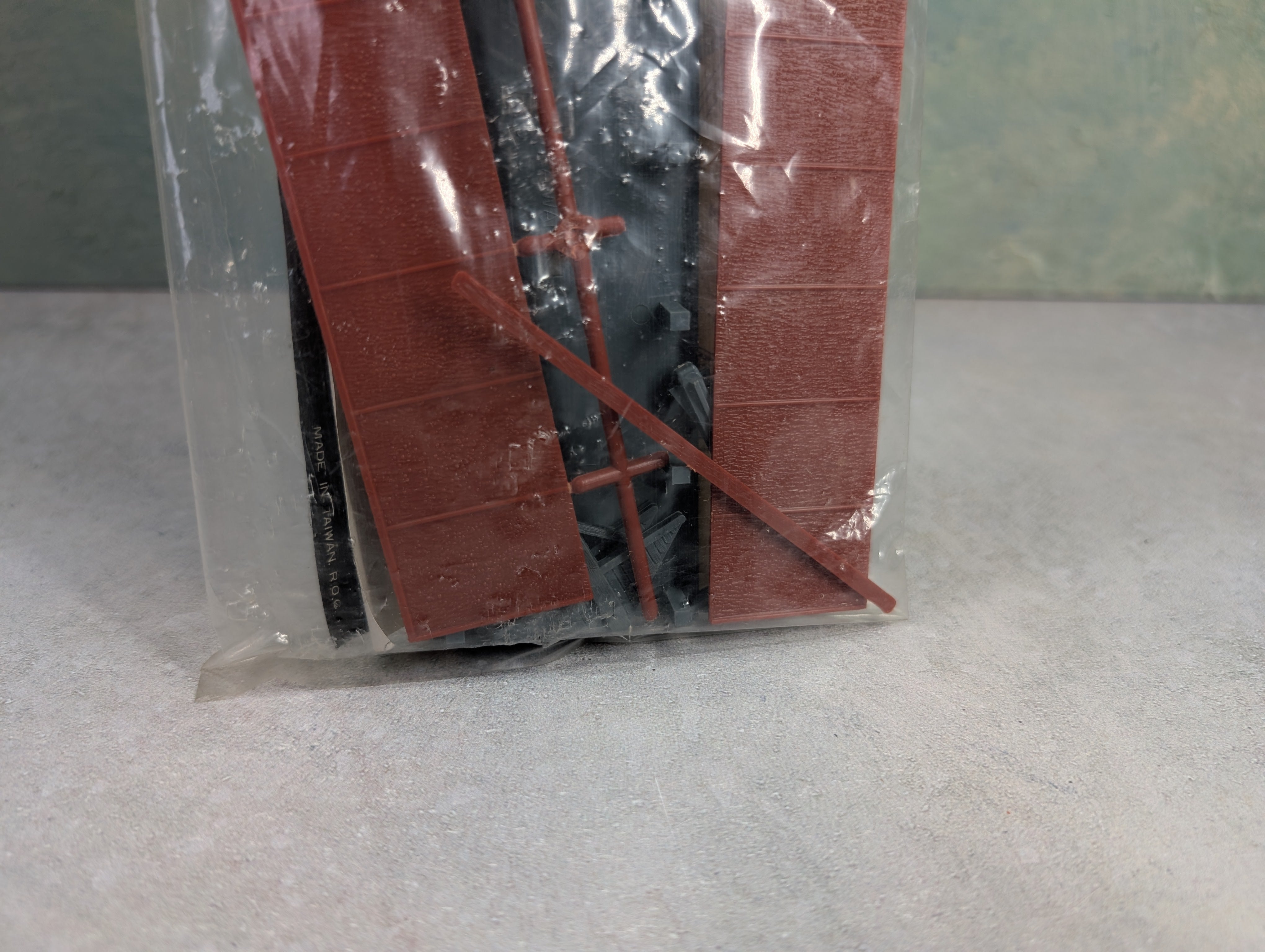 USED Life-Like 1350 HO Scale Freight Platform Sealed KIT