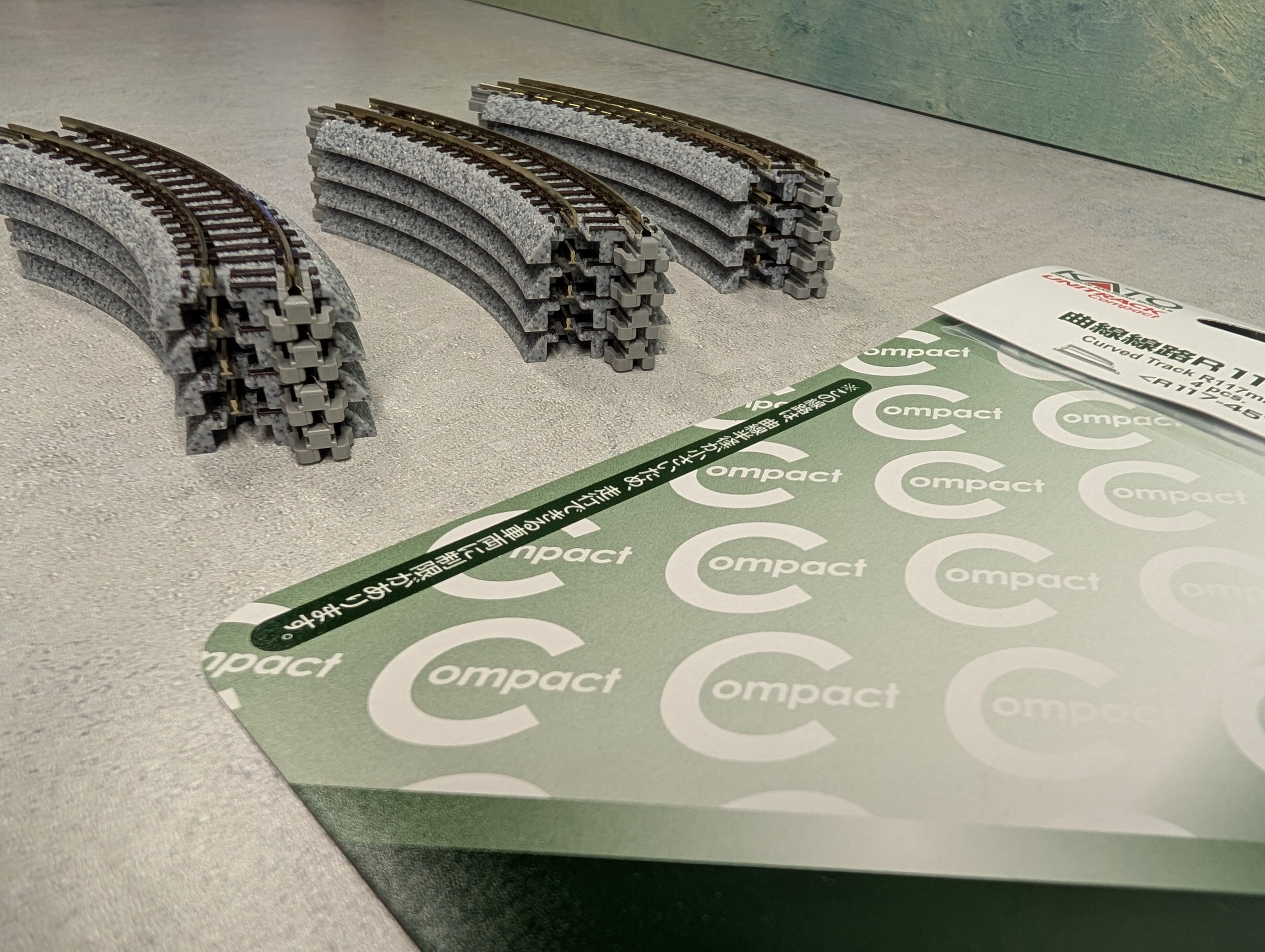 USED Kato 20-176 N Scale Unitrack Compact 4 5/8" R Curve 45° Track, Code 80 (12 pcs)