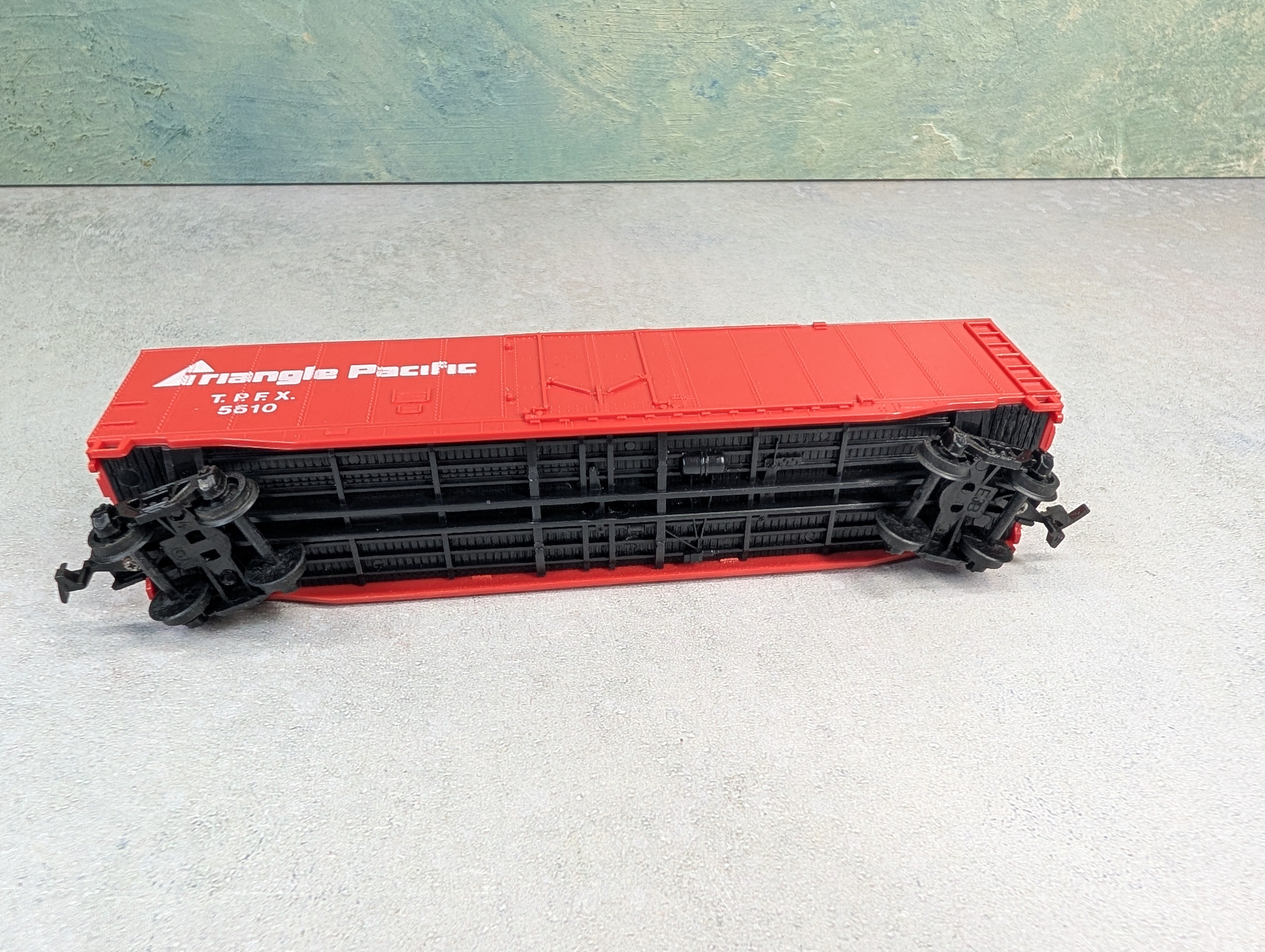 USED Bachmann HO Scale 50' Box Car Triangle Pacific TPFX #5510