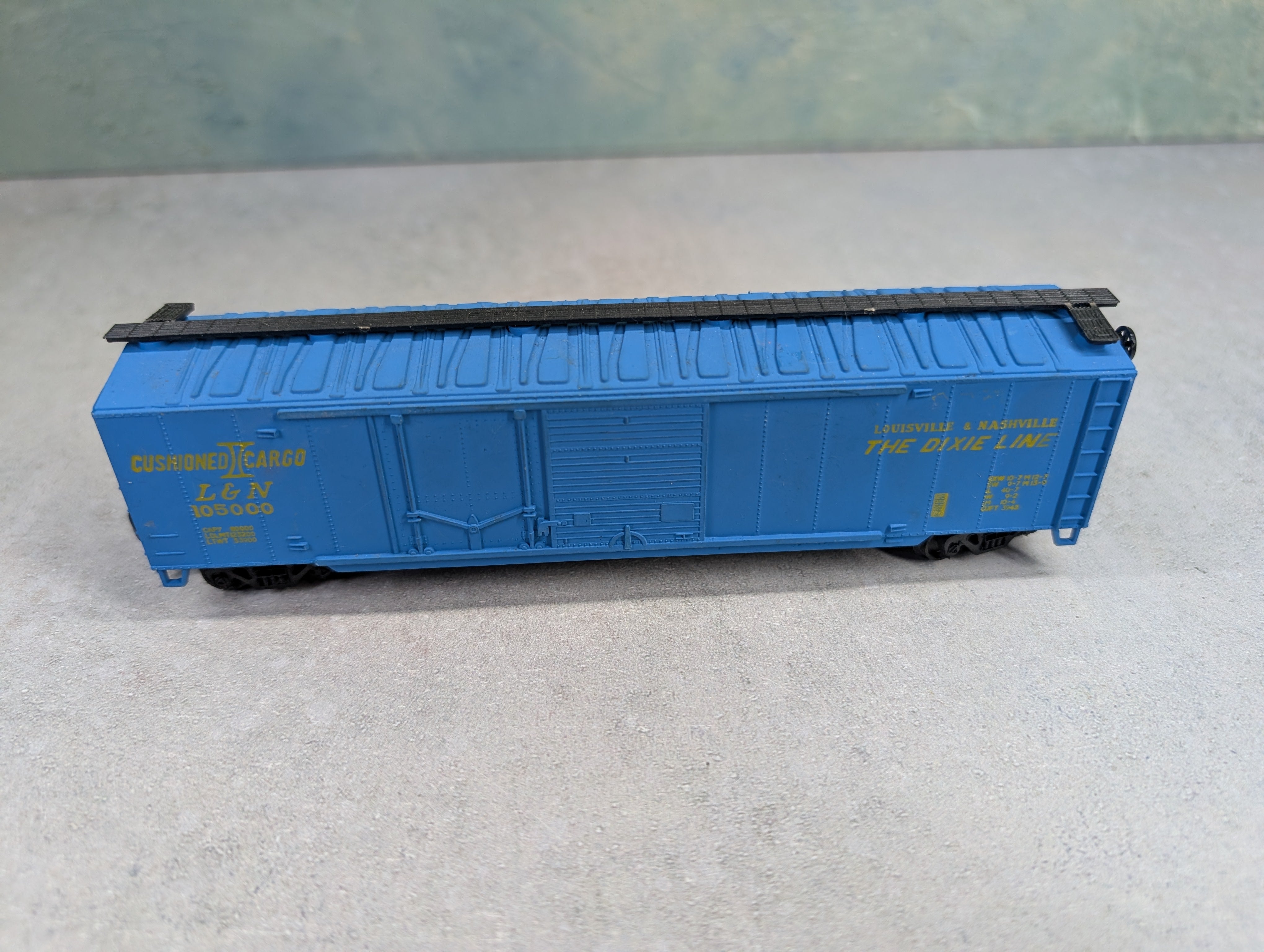 USED HO Scale 50' Box Car Louisville & Nashville L&N #10500