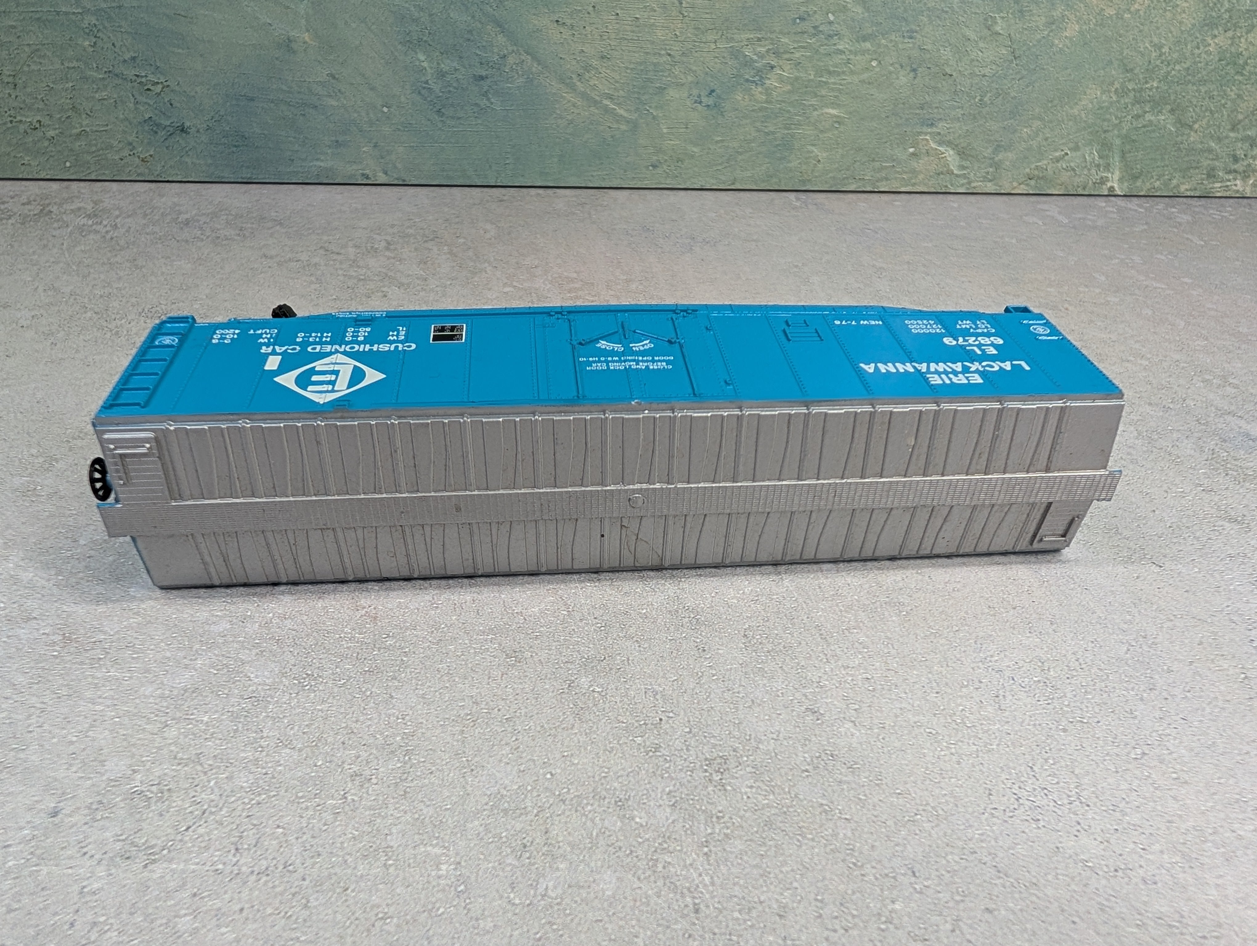 USED Bachmann HO Scale 50' Box Car Erie Lackawanna EL #68279