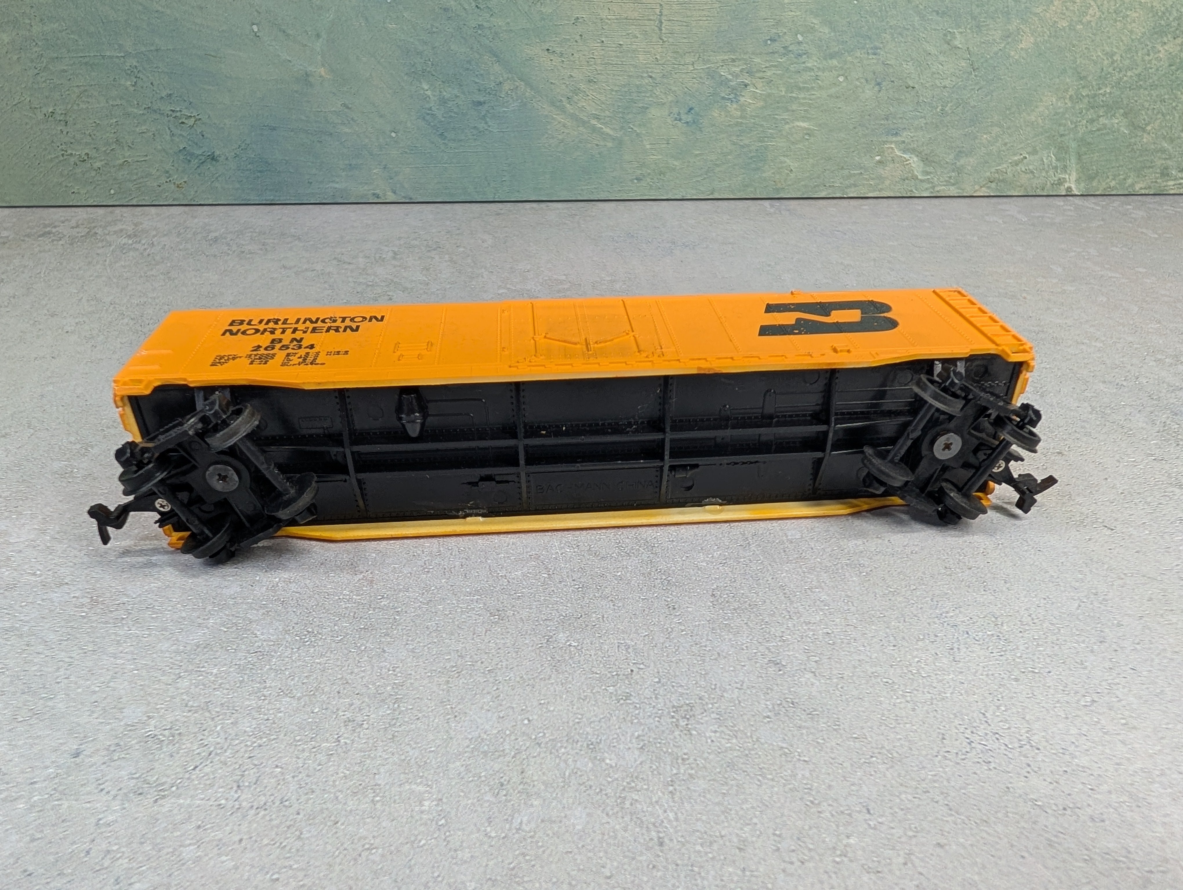 USED Bachmann HO Scale 50' Box Car Burlington Northern BN #26534