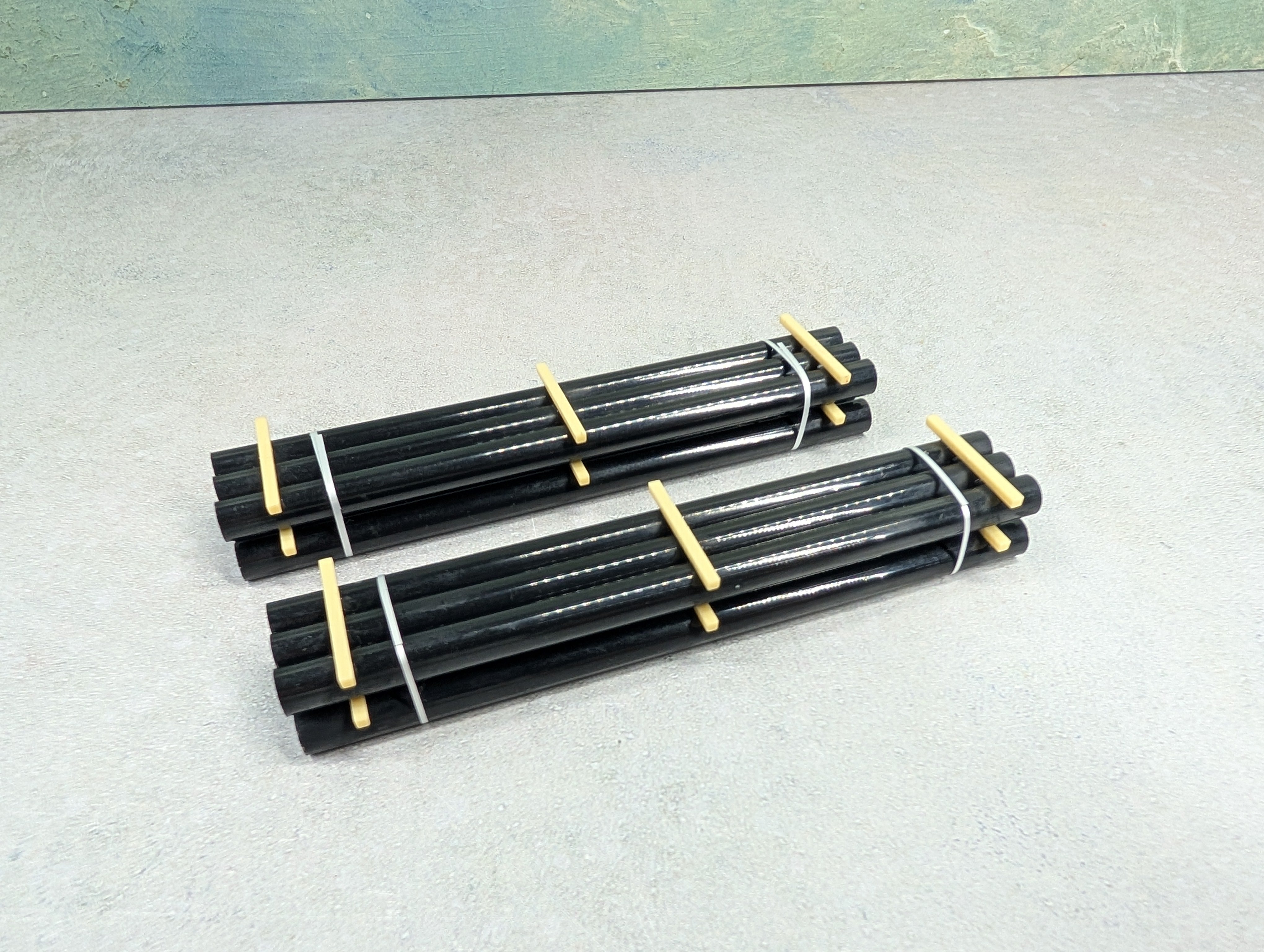 USED HO Scale Pipe Loads for Gondola
