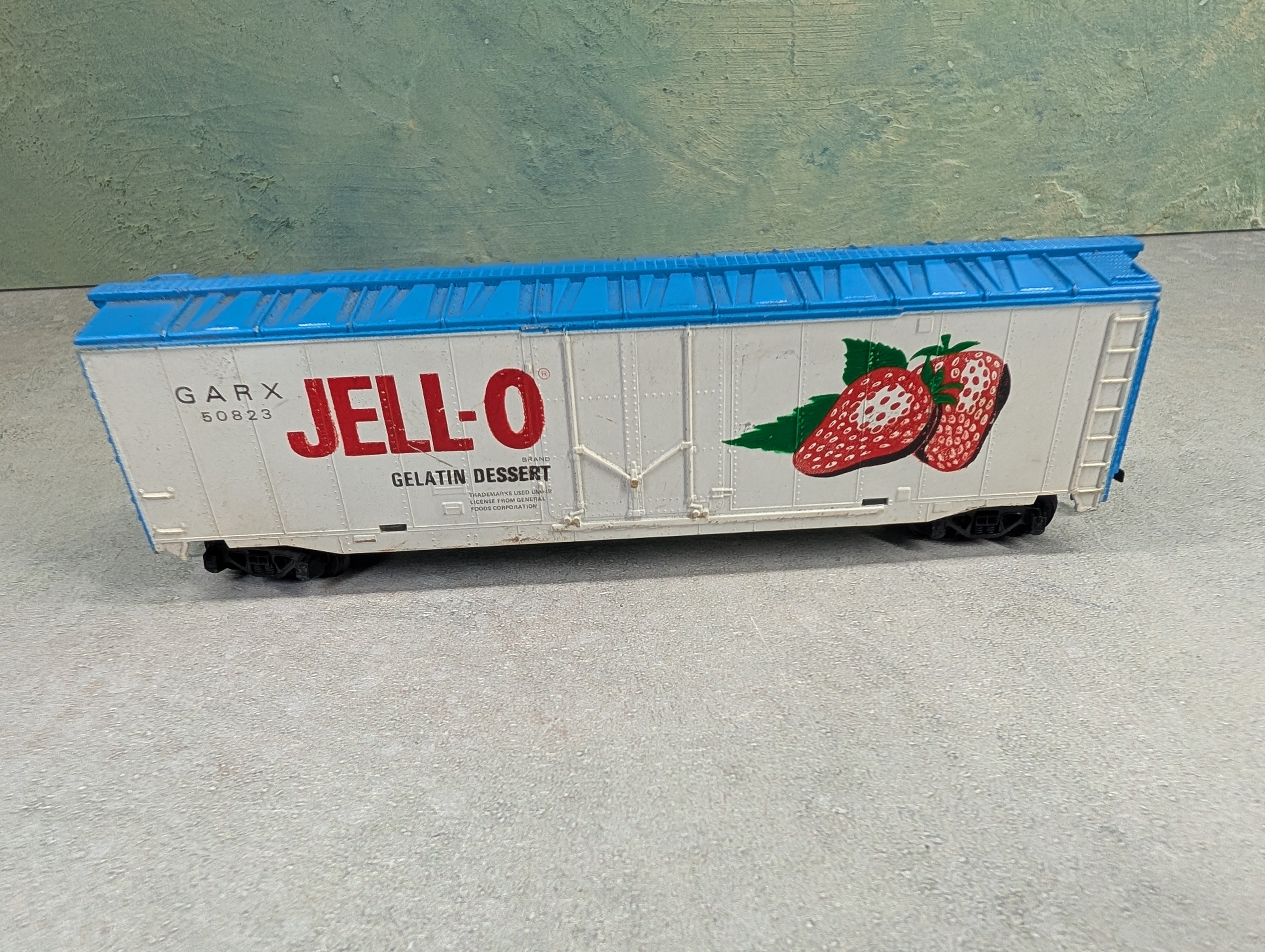 USED Tyco HO Scale 50' Box Car Jello-O GARX #50823