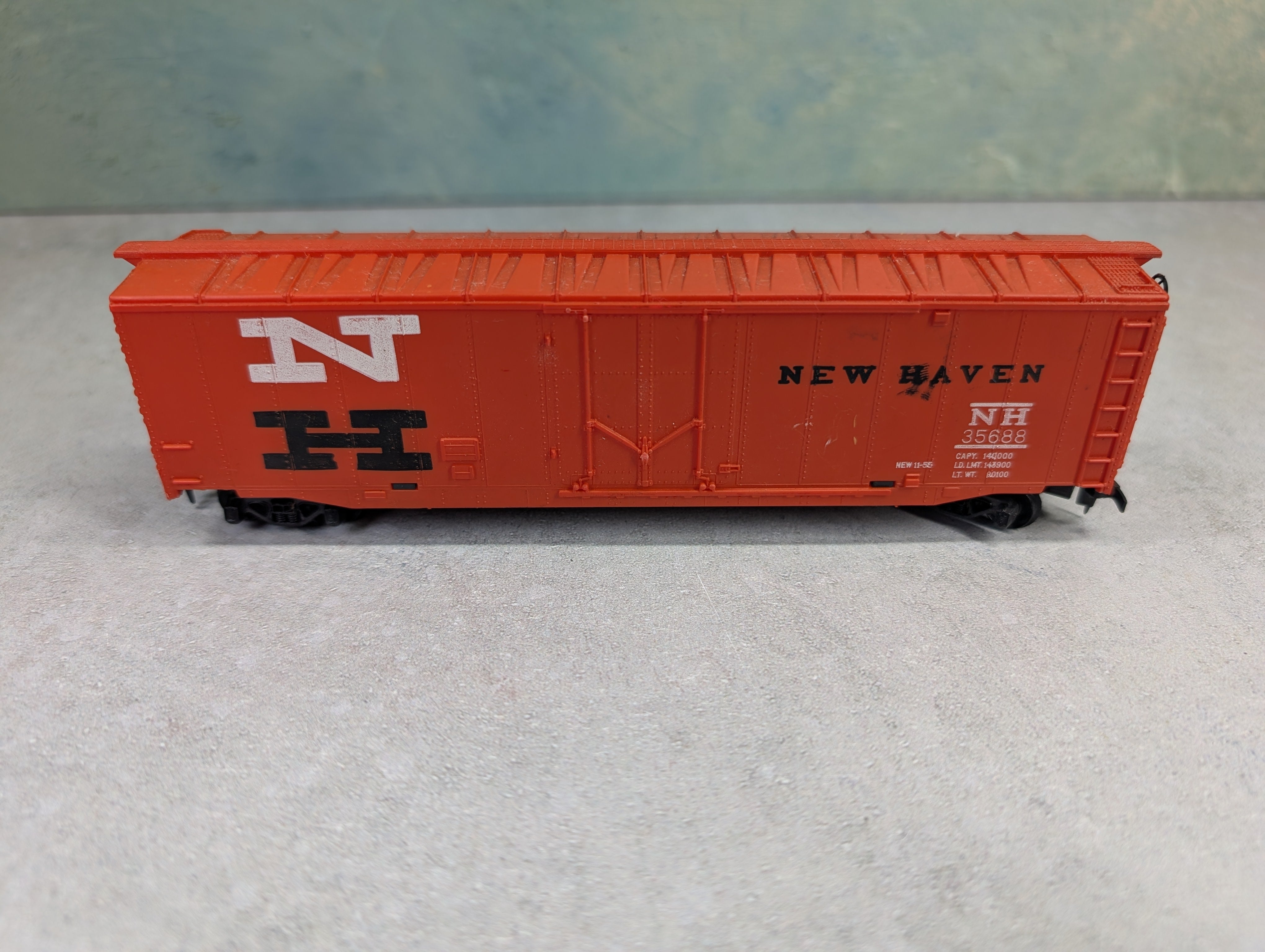USED Tyco HO Scale 50' Box Car New Haven NH #35688