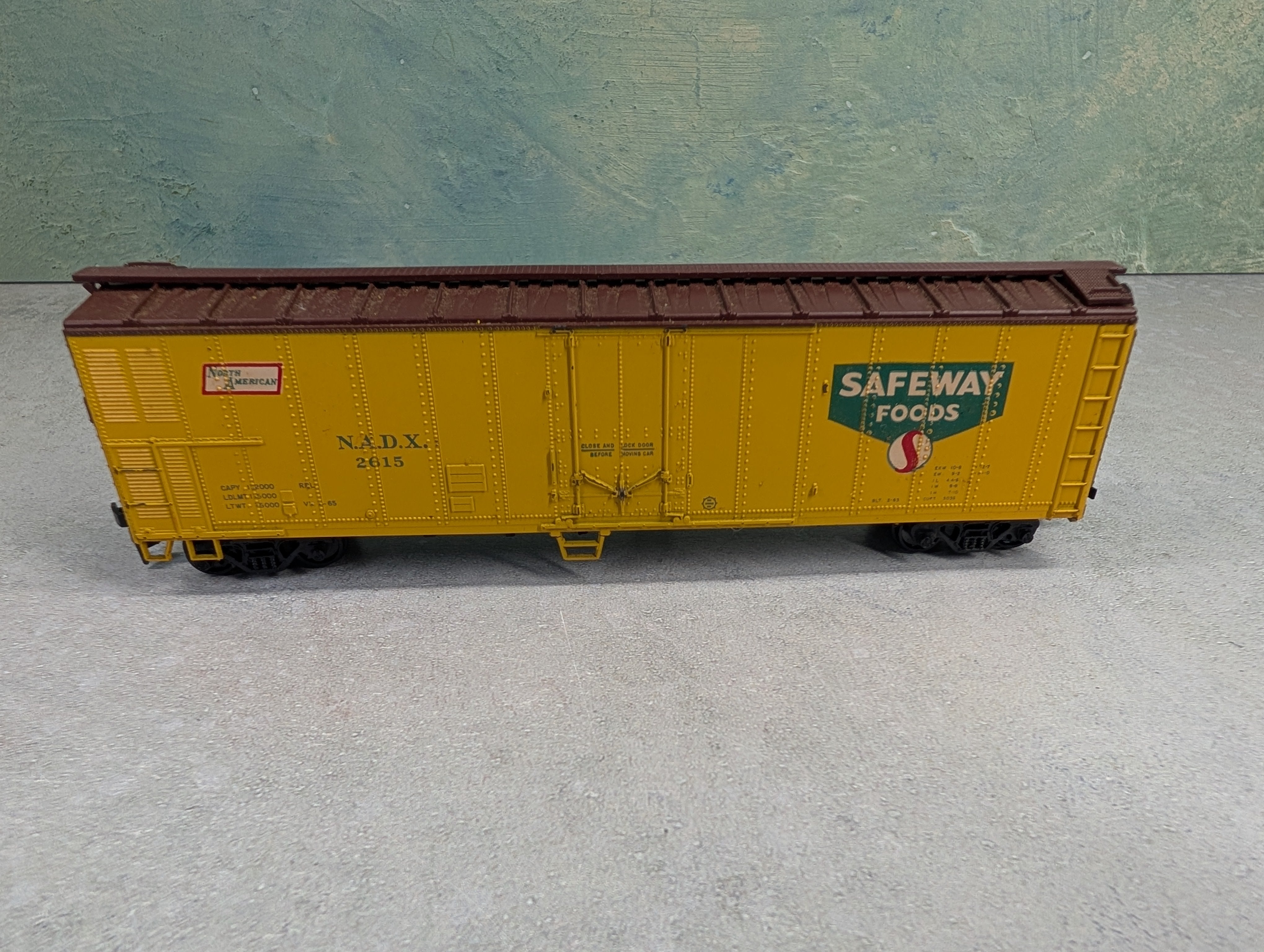 USED Athearn HO Scale 50' Box Car Safeway Foods NADX #2615