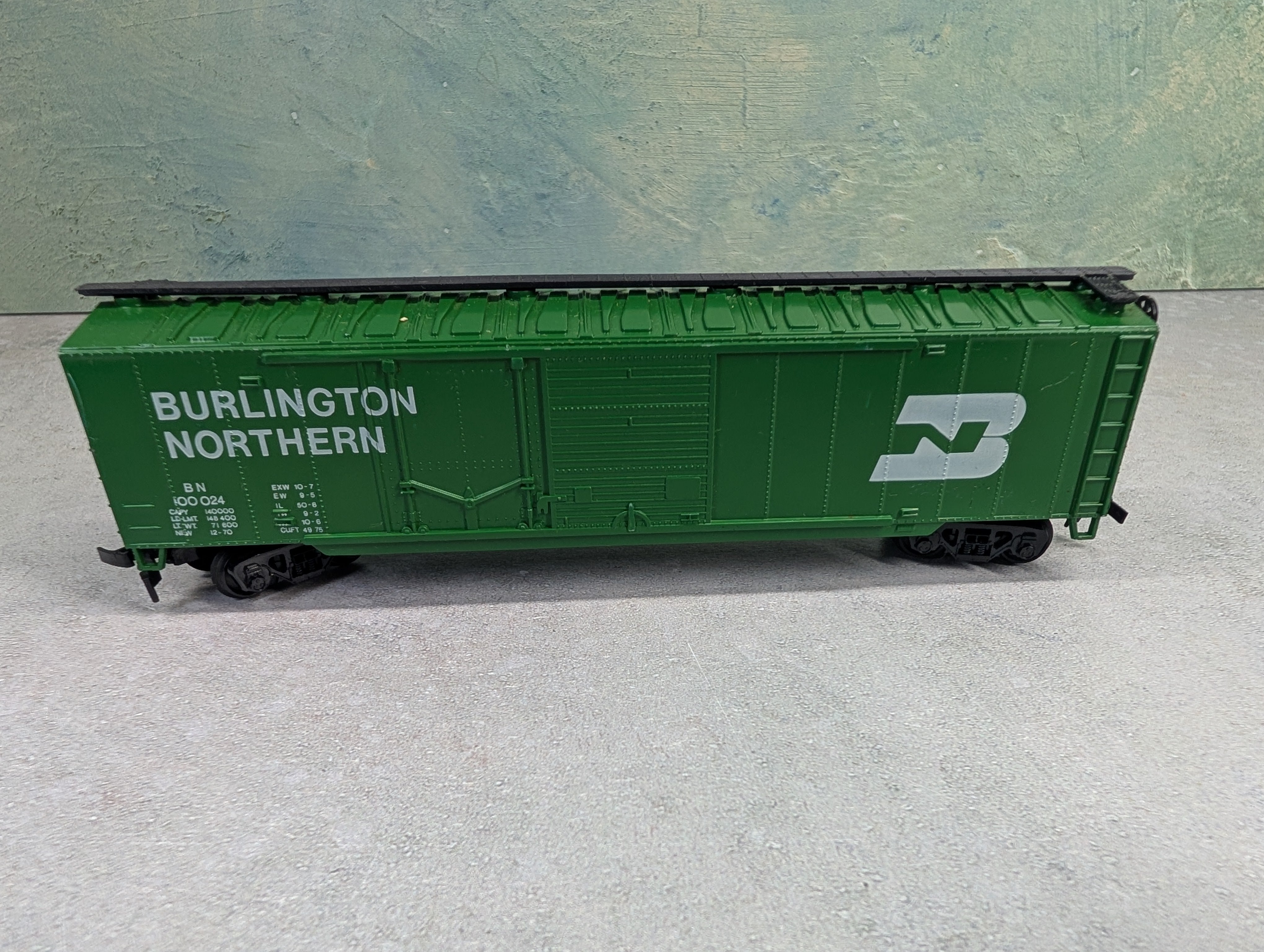 USED AHM HO Scale 50' Box Car Burlington Northern BN #100024