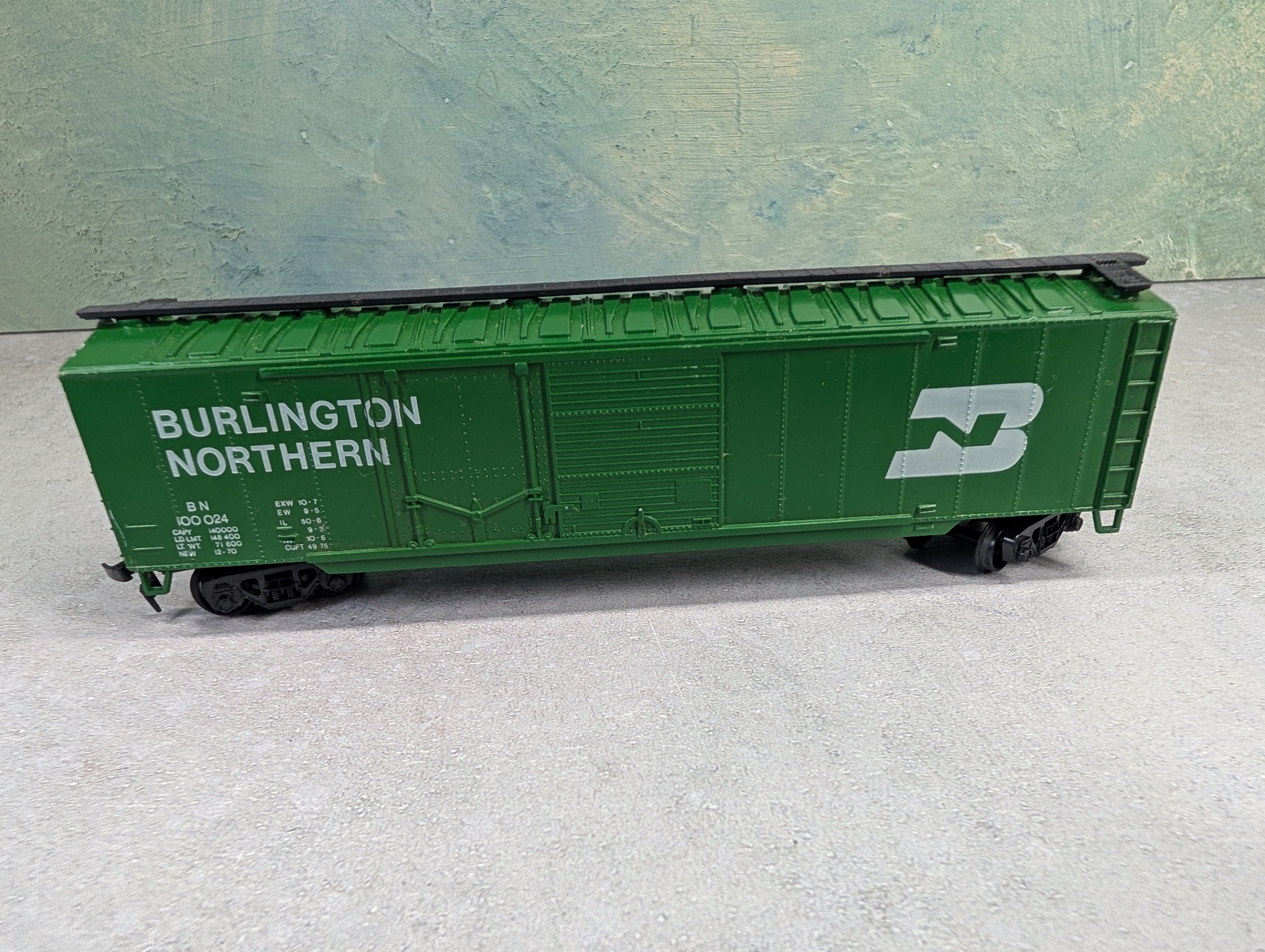 USED AHM HO Scale 50' Box Car Burlington Northern BN #100024