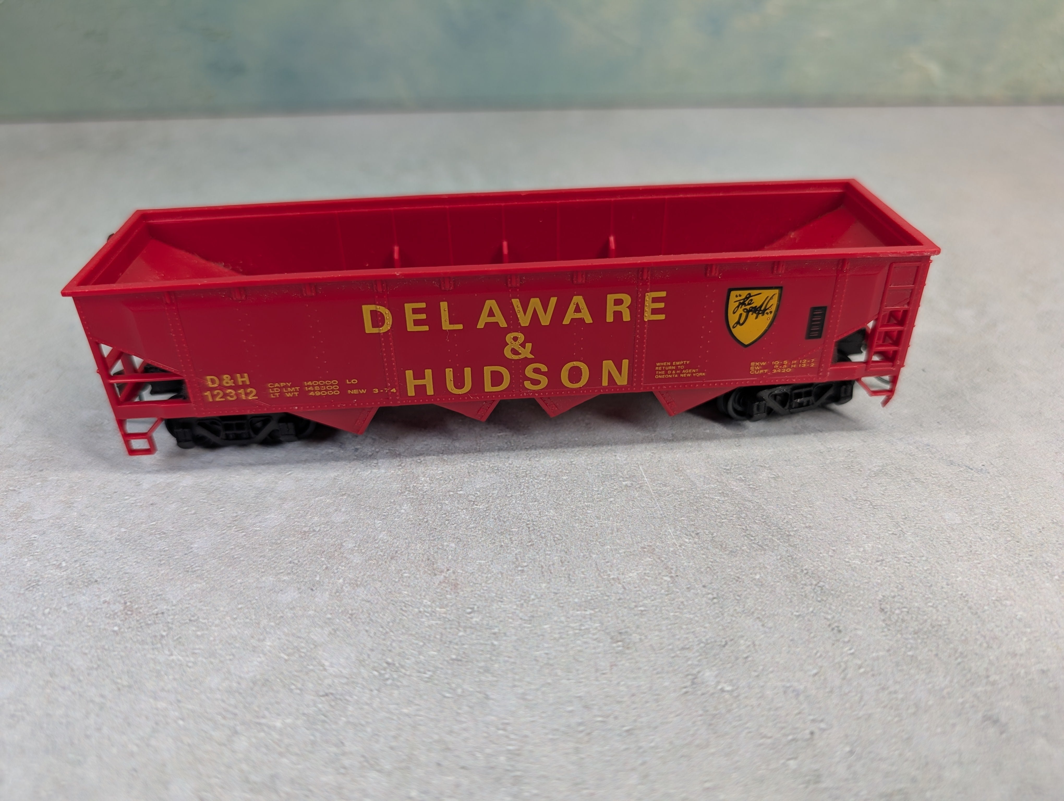 USED Bachmann HO Scale Quad Hopper Delaware and Hudson D&H #12312 Gearboxes
