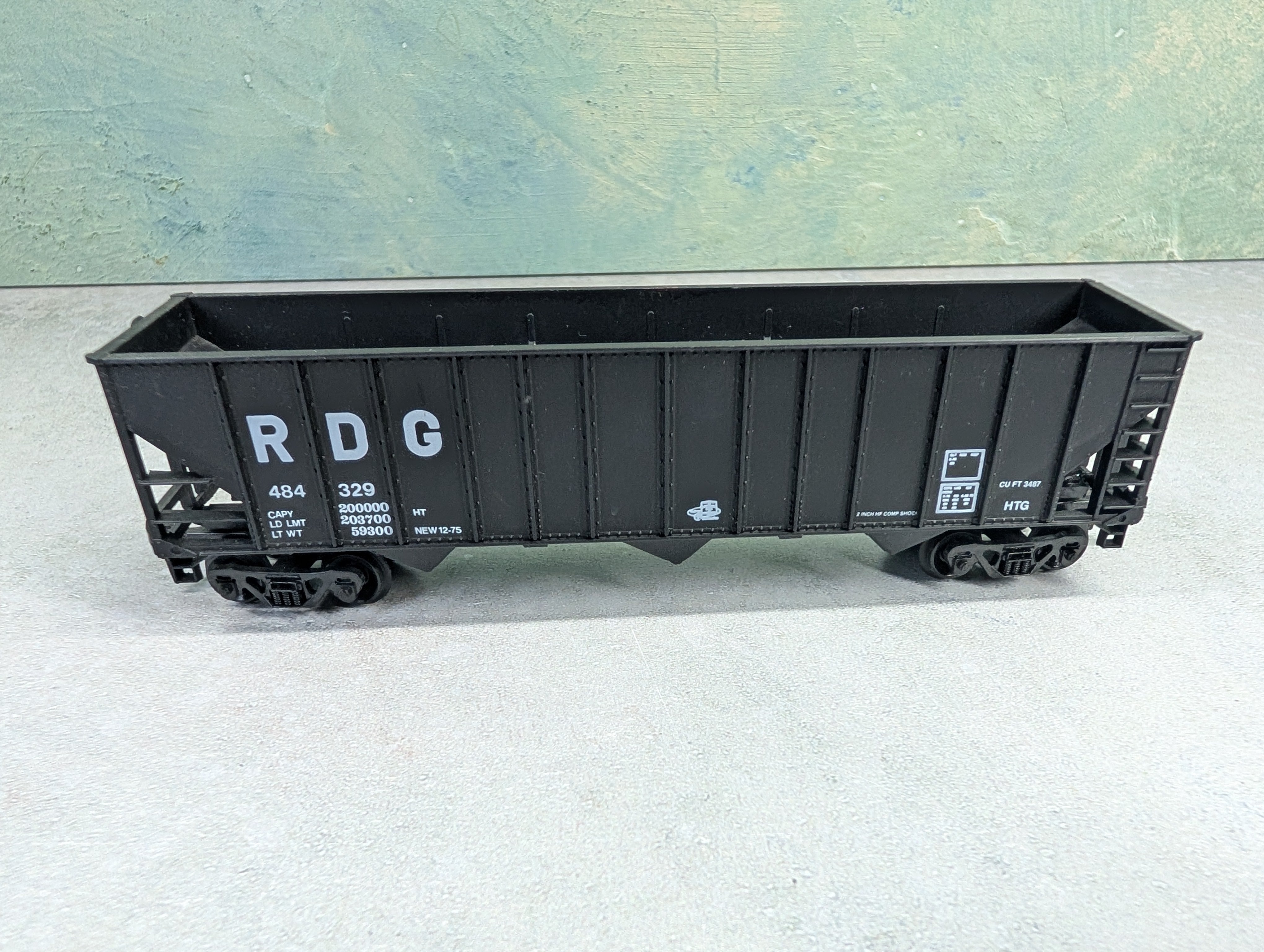USED Life-Like HO Scale 100 Ton 3 Bay Hopper Reading RDG #484329