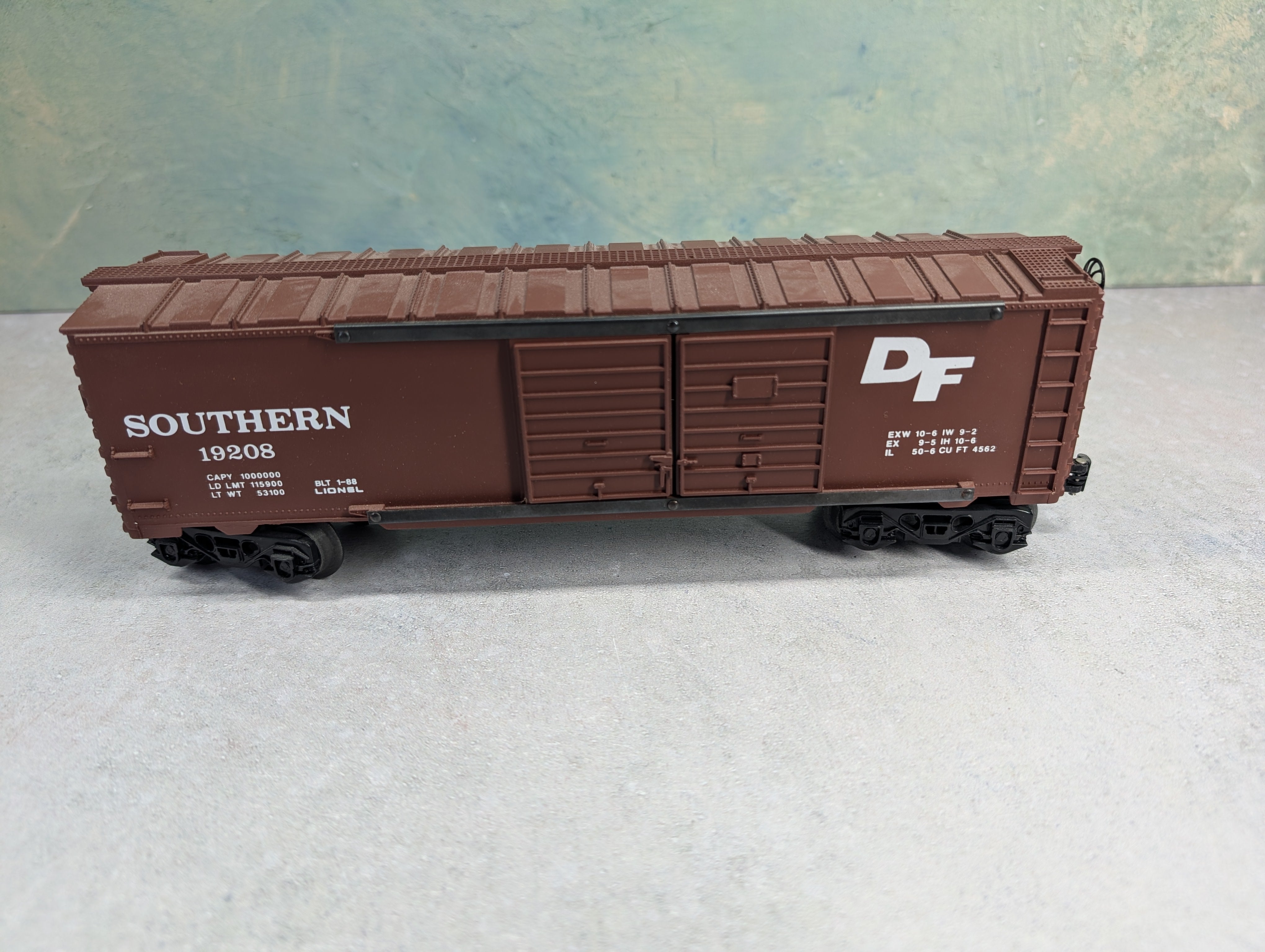 USED Lionel 6-19208 O Box Car Southern #19208