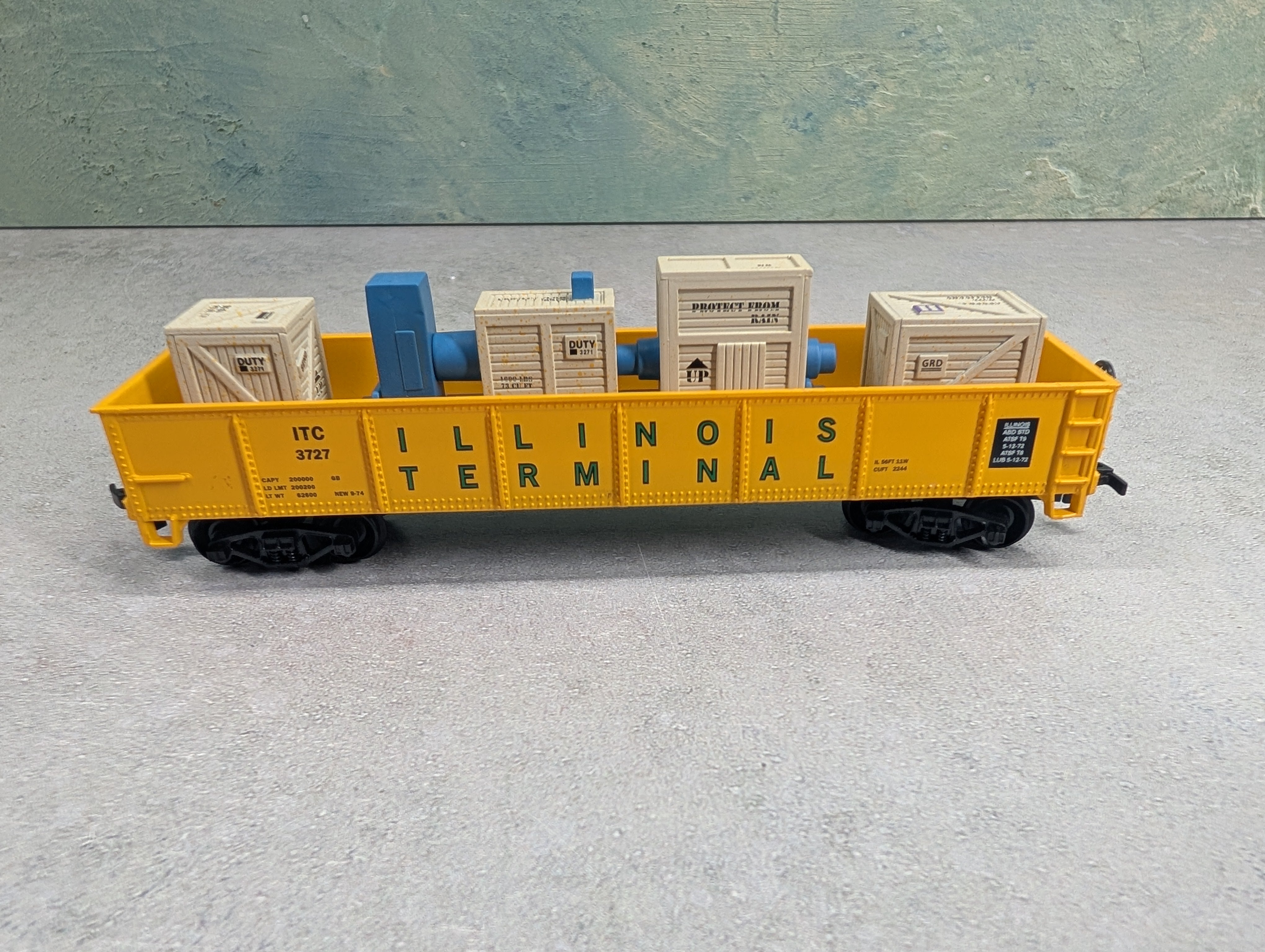 USED Life-Like HO Scale Gondola Illinois Terminal ITC #3727 w/ Machinery Load
