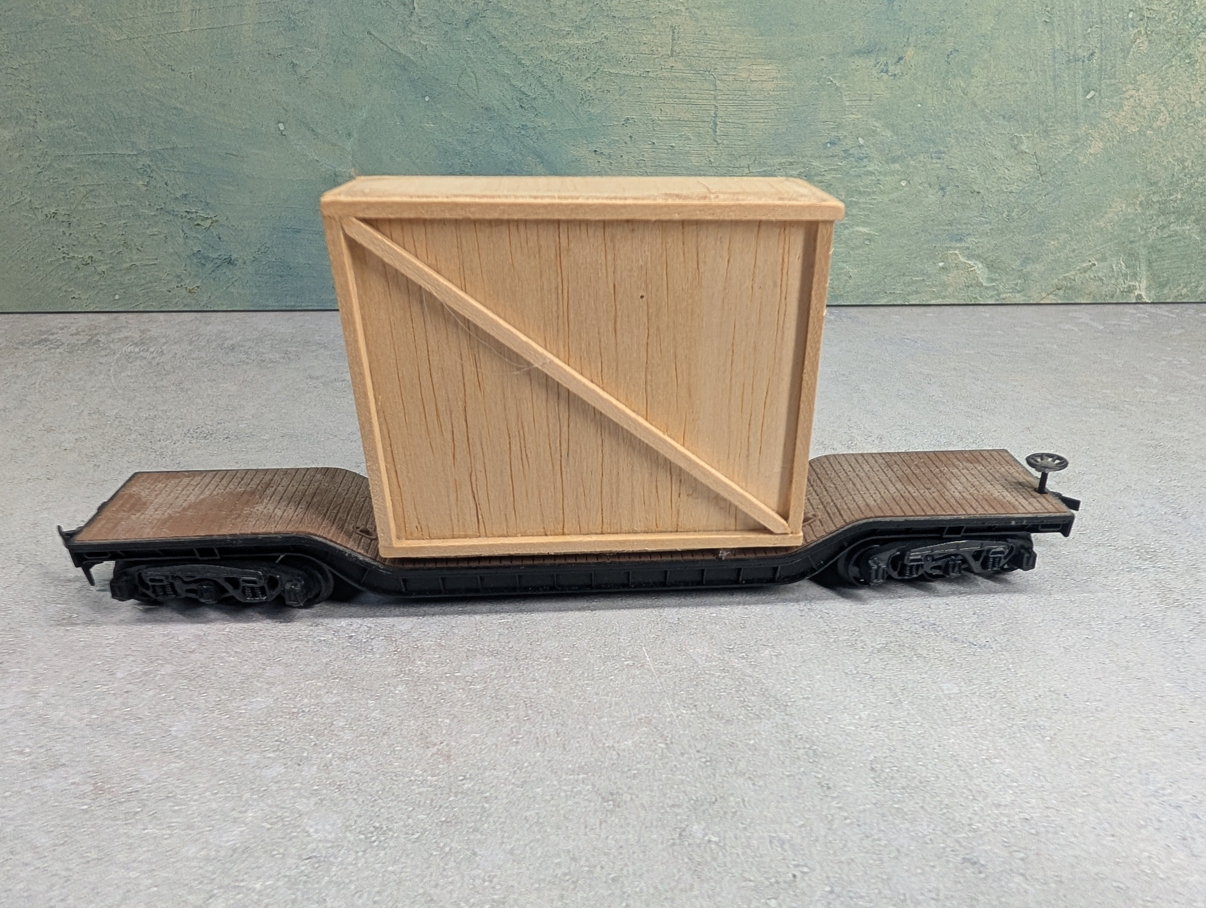 USED Bachmann HO Scale Center Depressed Flat Car w/ Load