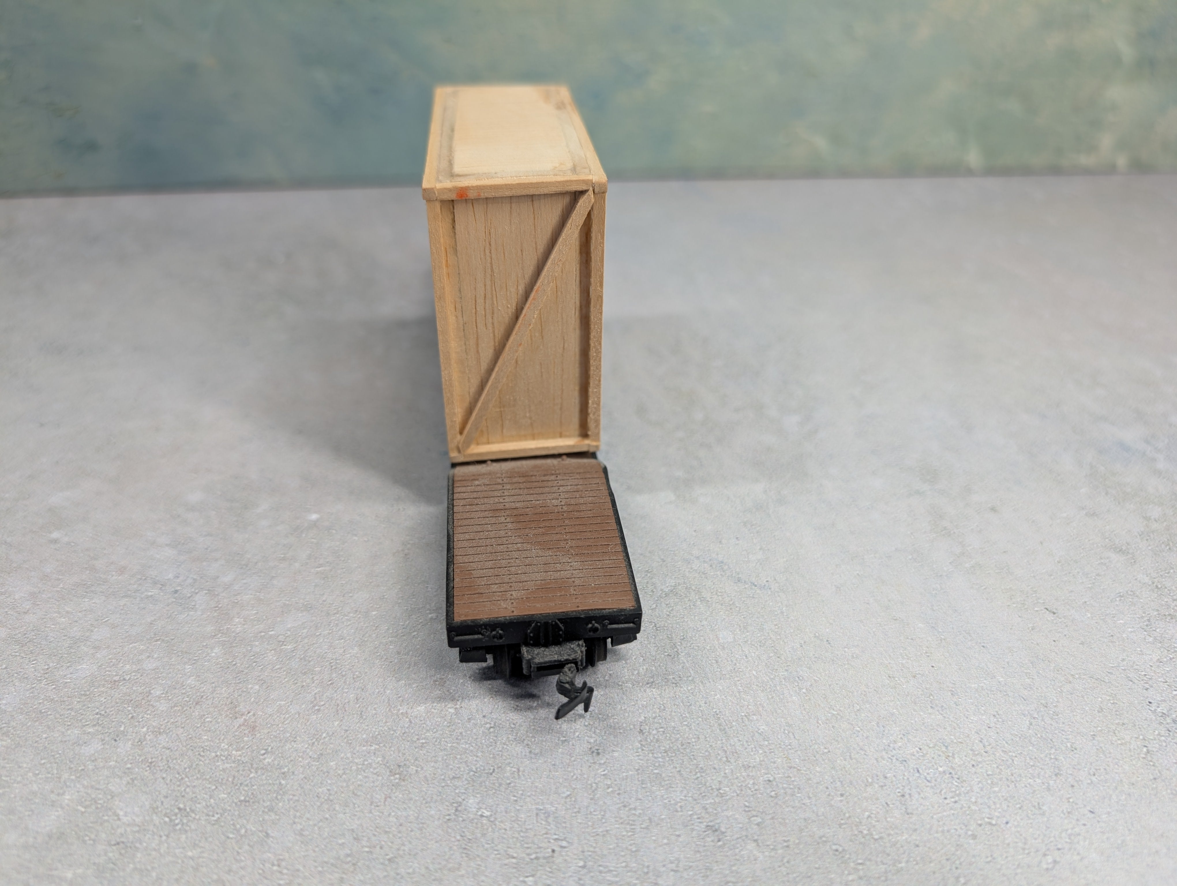 USED Bachmann HO Scale Center Depressed Flat Car w/ Load