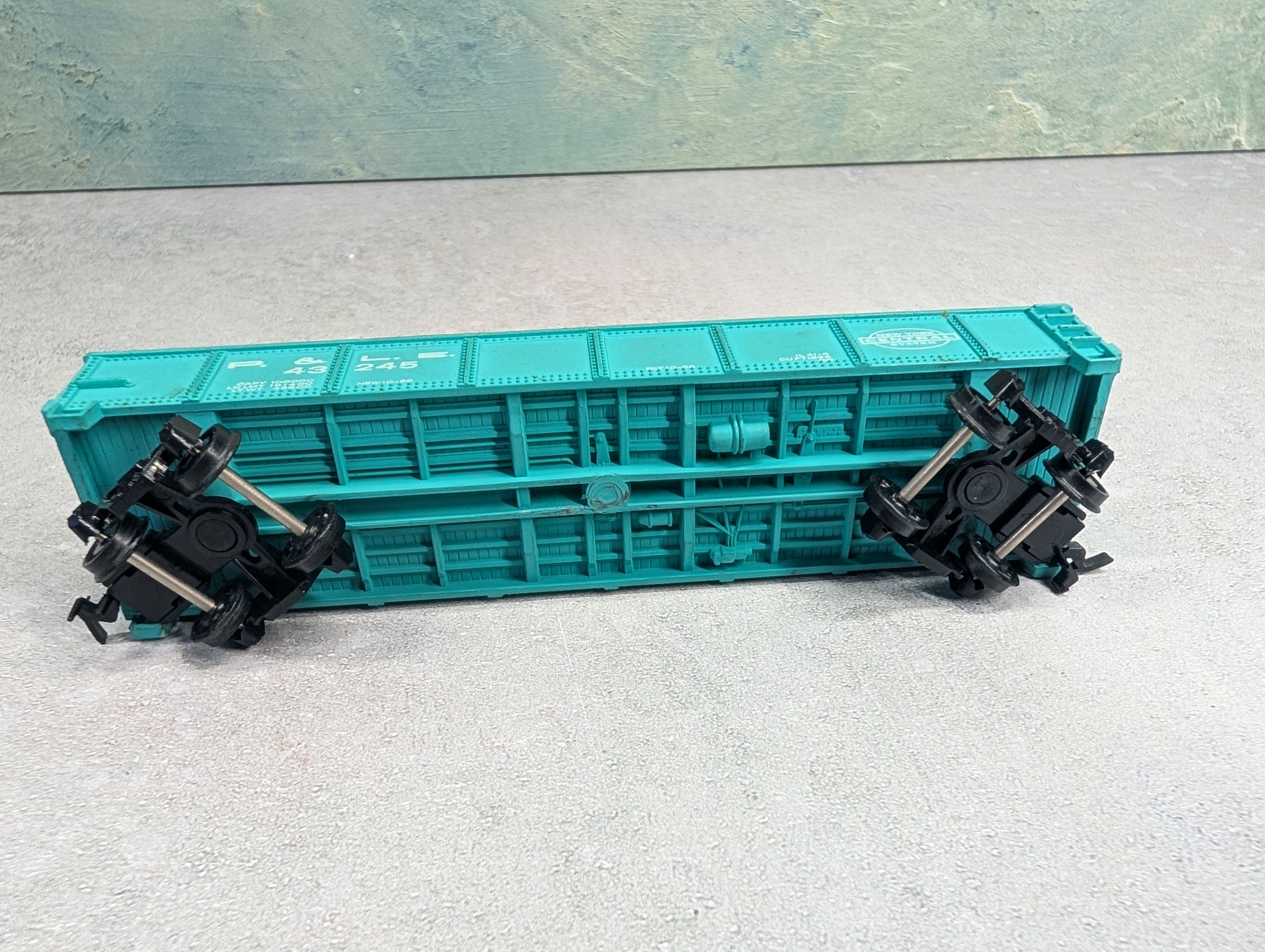 USED Bachmann HO Scale Gondola Pittsburgh and Lake Erie P&LE #43245