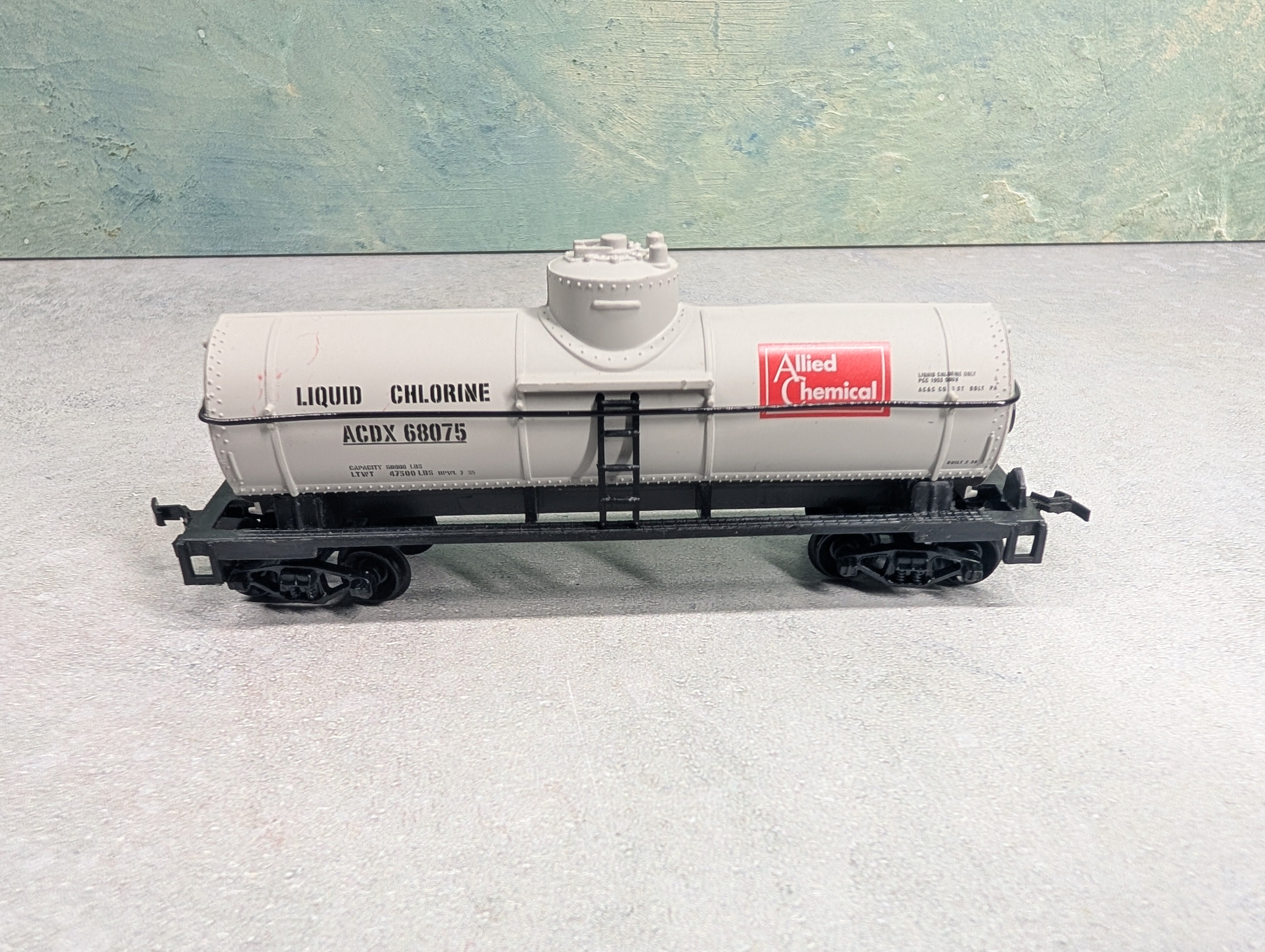 USED Life-Like HO Scale Single Dome Tank Car Allied Chemical ACDX #68075