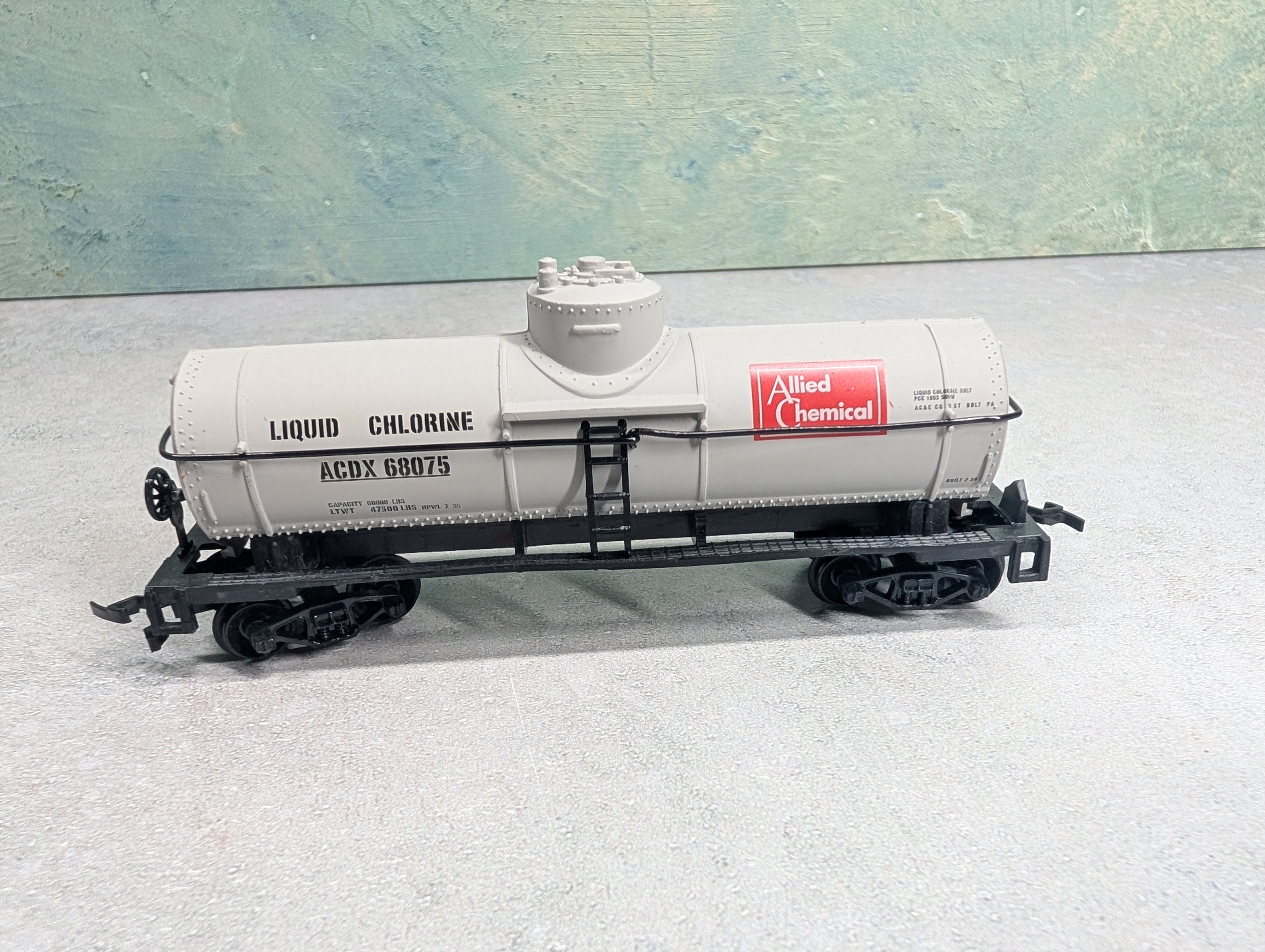 USED Life-Like HO Scale Single Dome Tank Car Allied Chemical ACDX #68075