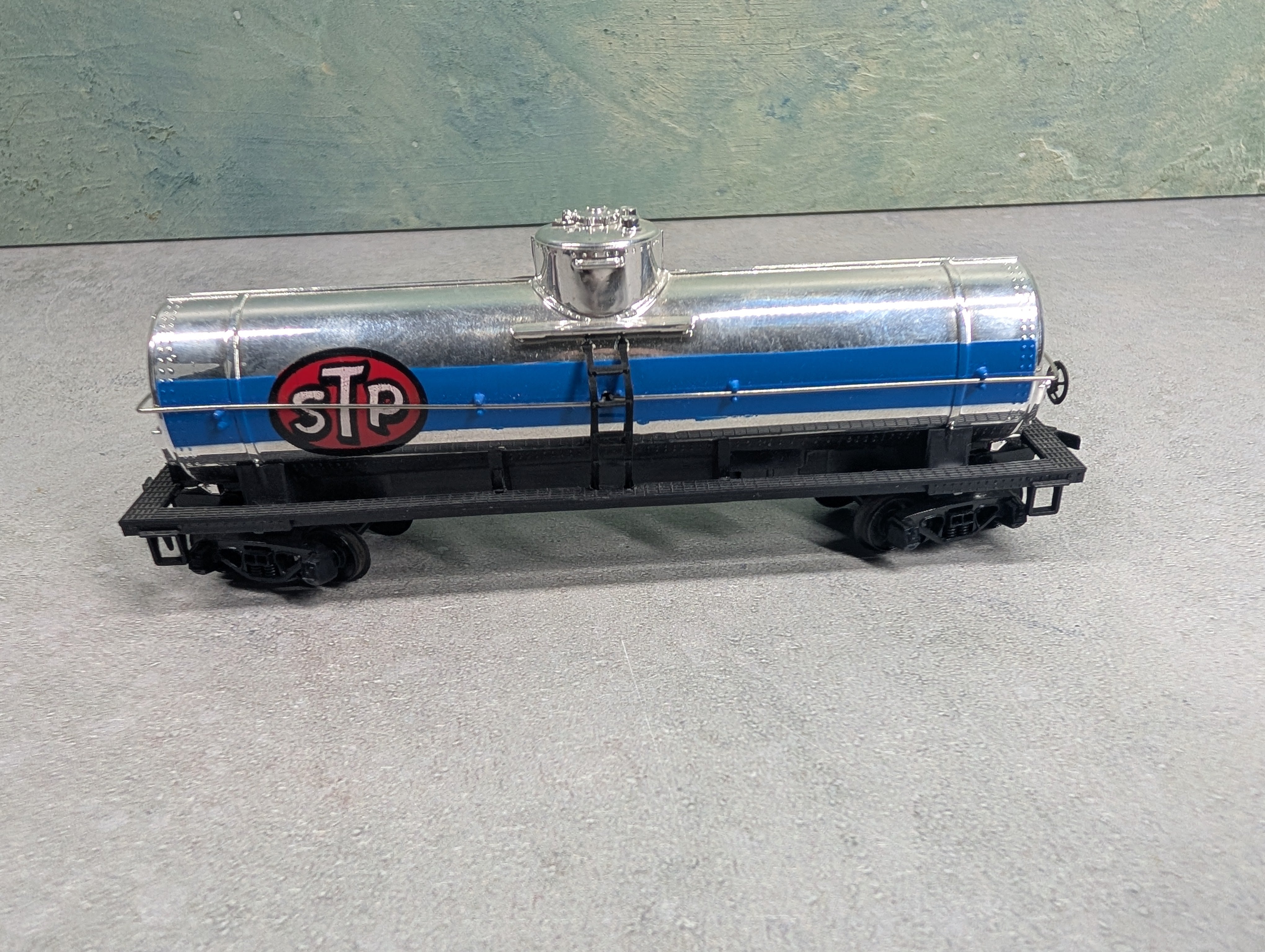 USED Tyco HO Scale Single Dome Tank Car STP
