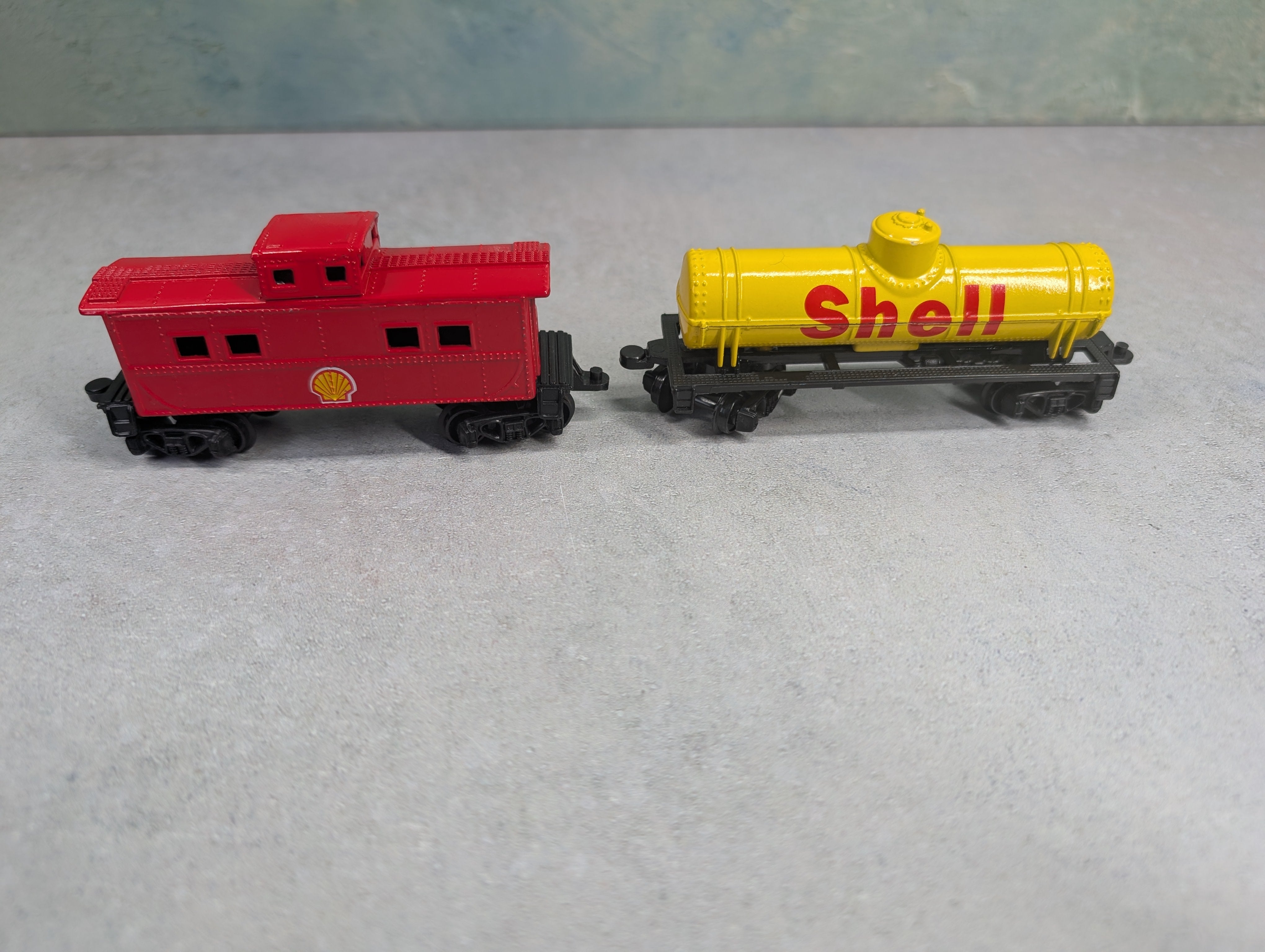 USED Fletcher Barnhardt & White HO Scale Shell Oil Promotional Train Set Non-Powered