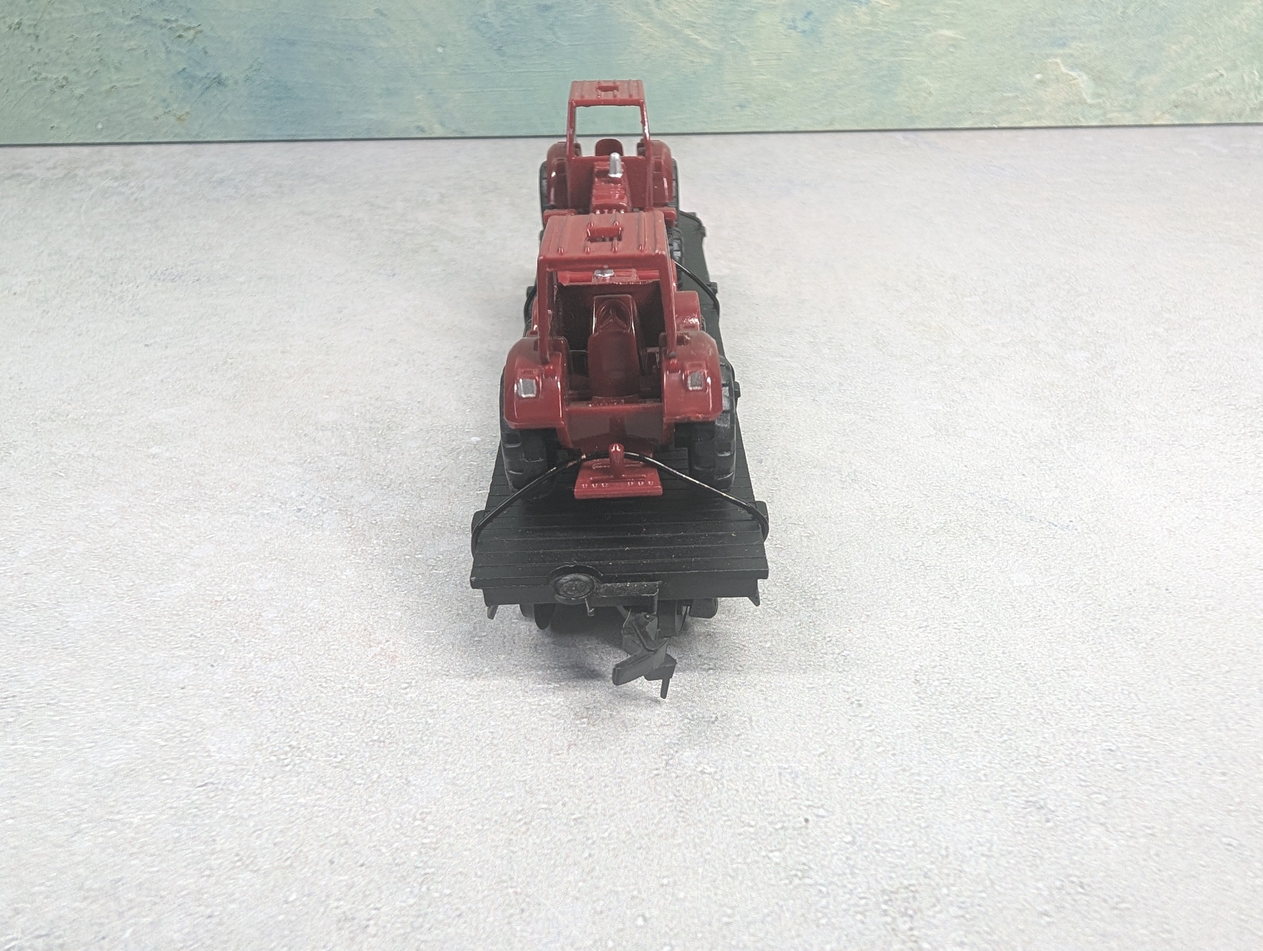 USED PENN LINE HO Scale Flat Car w/ Red Tractor Loads Nickel Plate Road NKP #3048