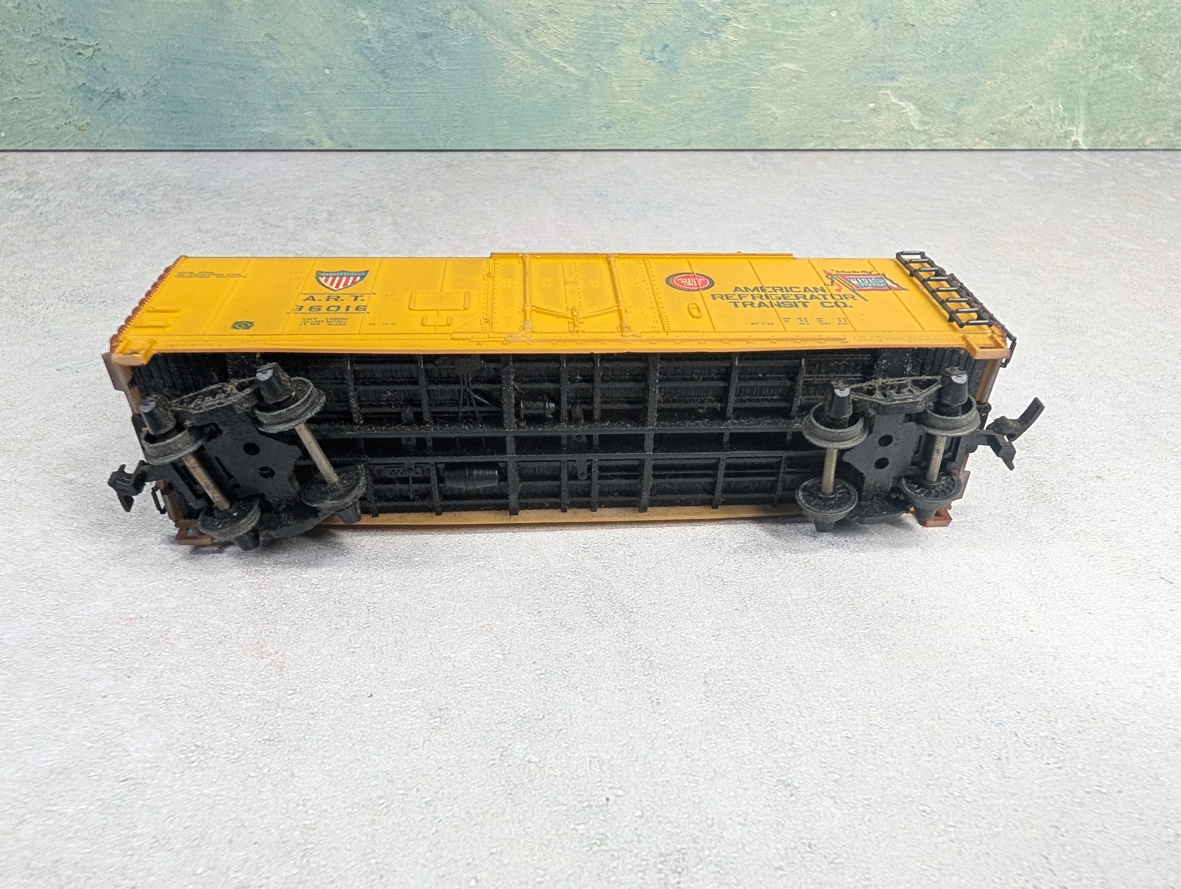 USED Roco HO Scale 40' Box Car American Refrigerator Transit ART #36016