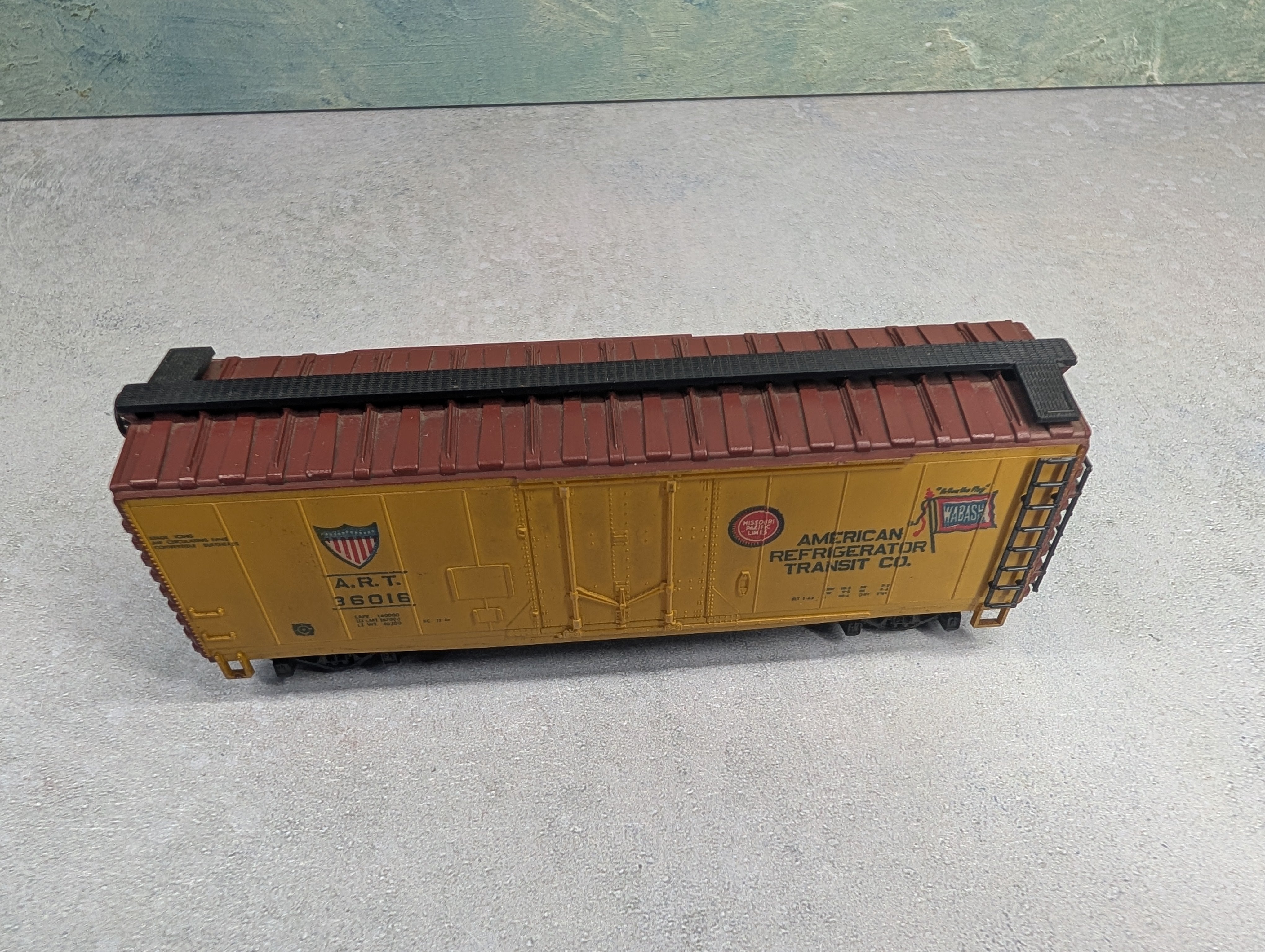 USED Roco HO Scale 40' Box Car American Refrigerator Transit ART #36016