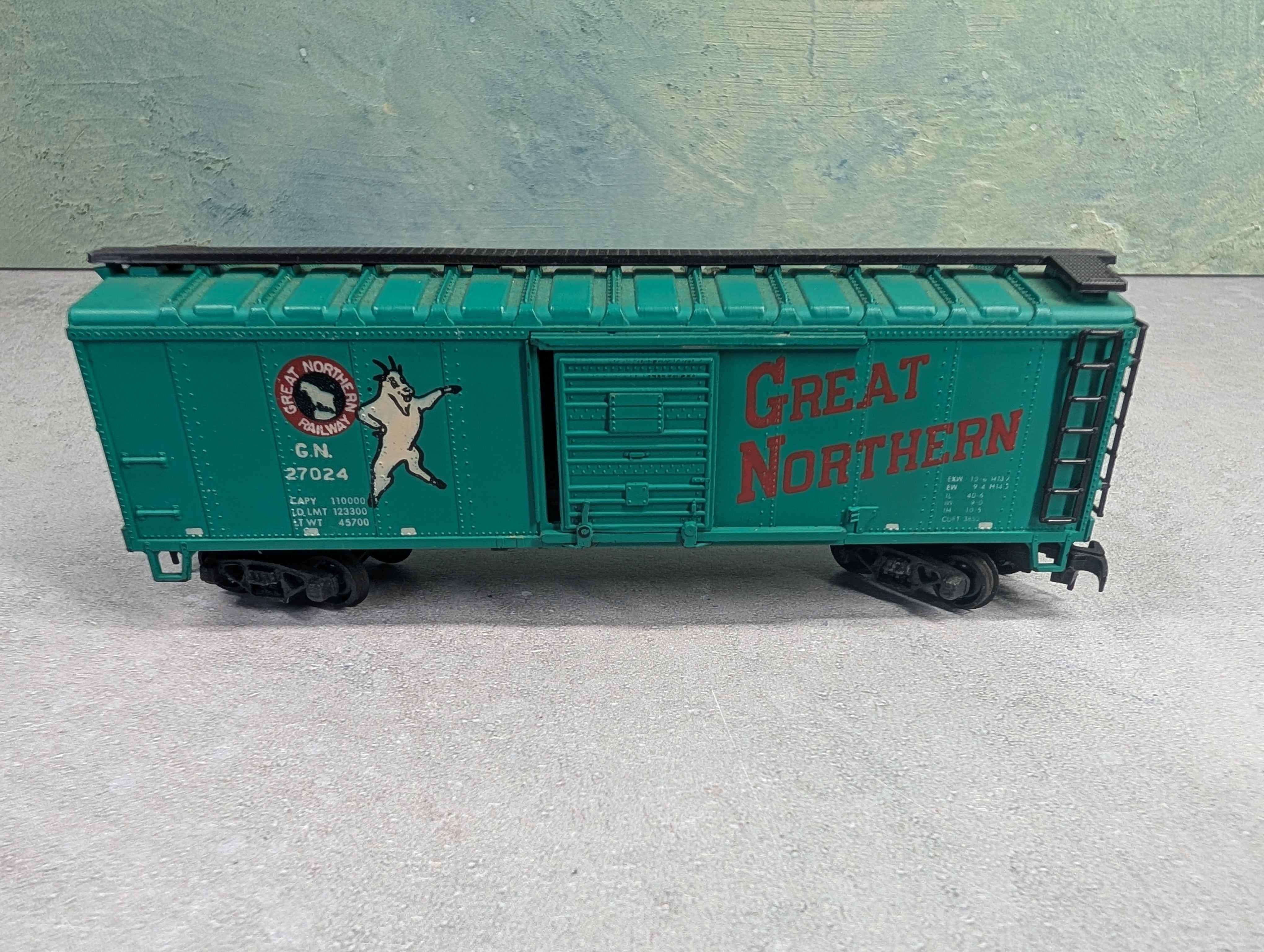 USED Roco HO Scale 40' Box Car Great Northern GN #27024
