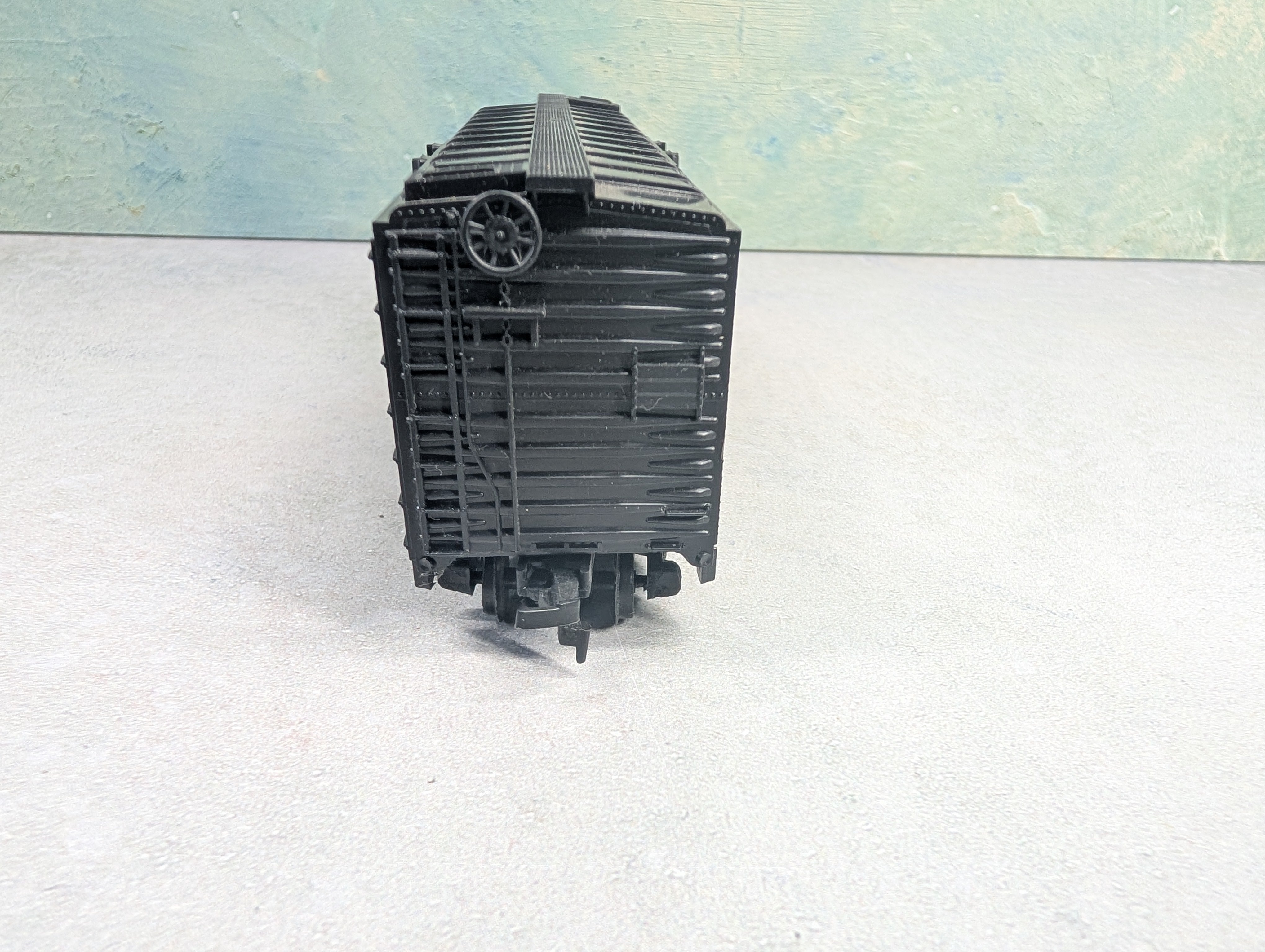 USED HO Scale 40' Box Car New Haven NH #32957