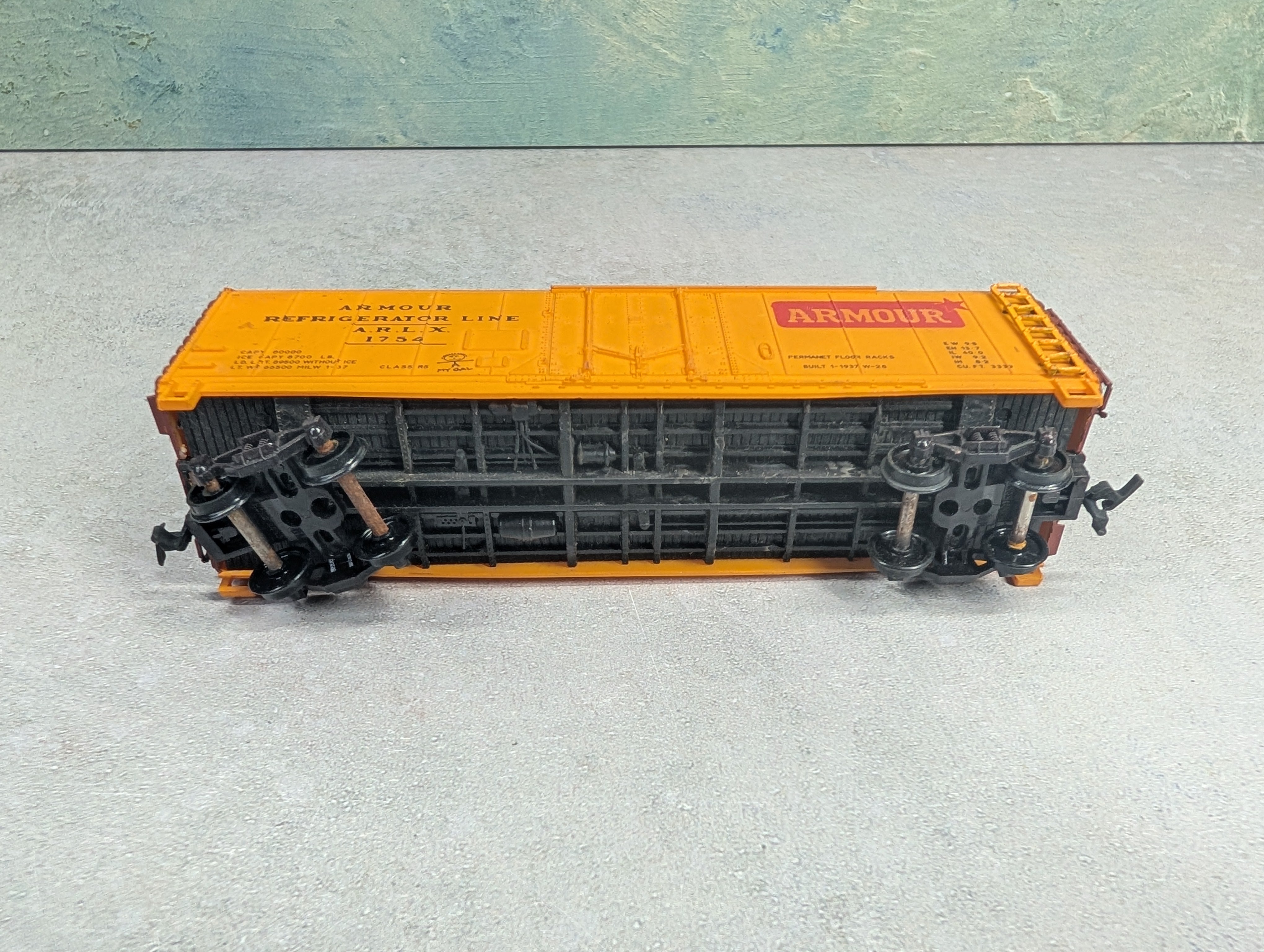 USED Roco HO Scale 40' Box Car Armour Refrigerator Line ARLX #1754